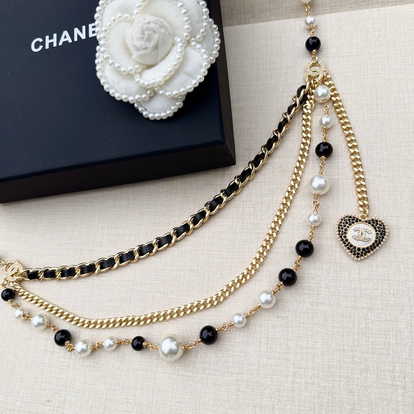 💥💥💥CHANEL 香奈儿  珍珠配牛皮编织纯铜腰链、长度：均码，