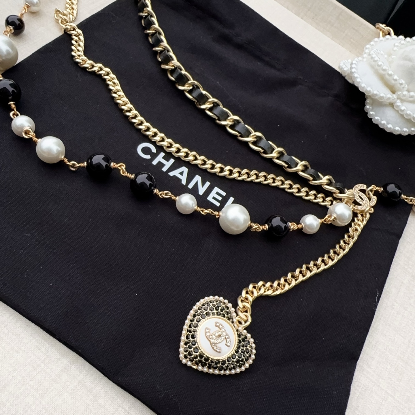 💥💥💥CHANEL 香奈儿  珍珠配牛皮编织纯铜腰链、长度：均码，