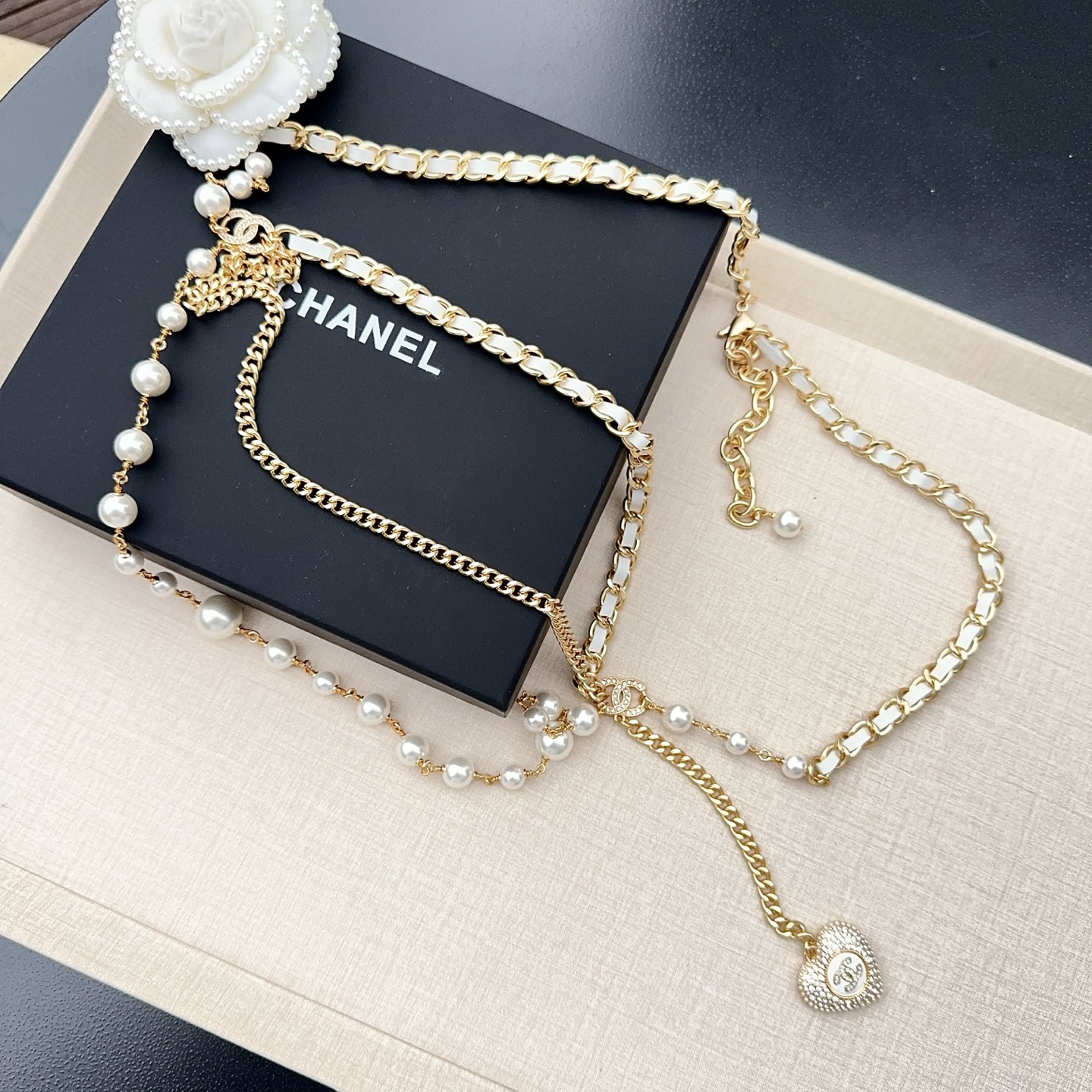 💥💥💥CHANEL 香奈儿  珍珠配牛皮编织纯铜腰链、长度：均码，