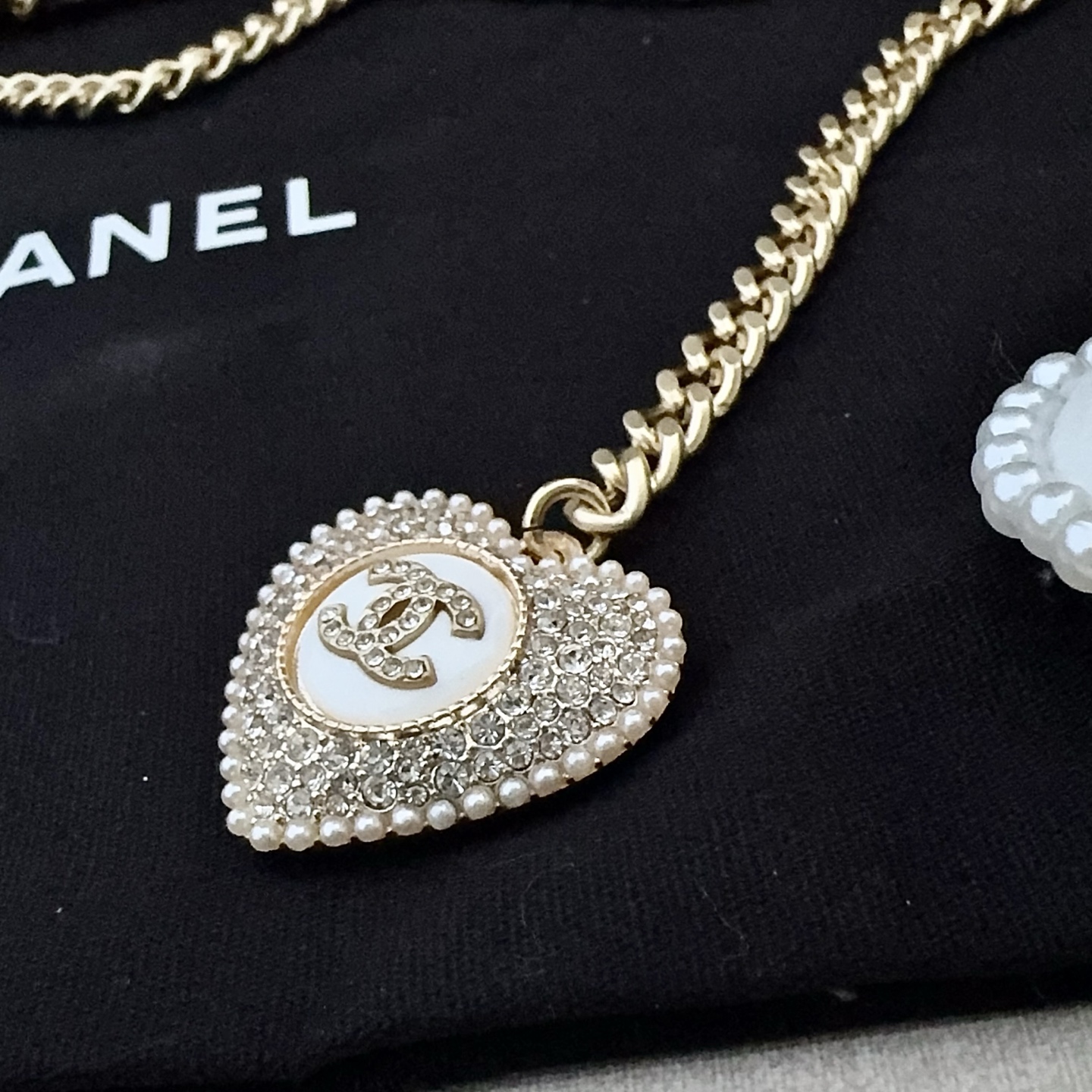 💥💥💥CHANEL 香奈儿  珍珠配牛皮编织纯铜腰链、长度：均码，