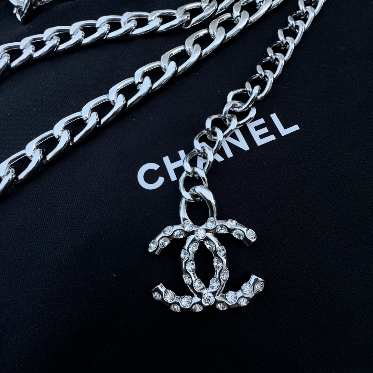 💥💥💥CHANEL 香奈儿  纯铜镶钻腰链、时尚简约，休闲百搭🌹  长度：均码