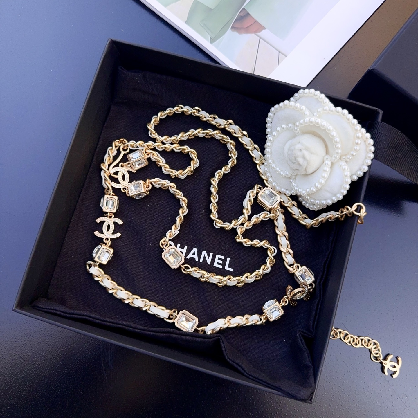 💥💥💥CHANEL 香奈儿  纯铜镶钻穿皮腰链、时尚简约，休闲百搭🌹  长度：均码，