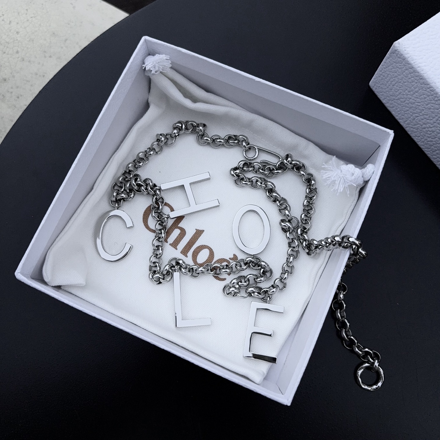 💥💥💥CHLOE 克洛伊  最新精品腰链、可以搭配裙子，裤子，外套，百搭时尚、长度：均码，