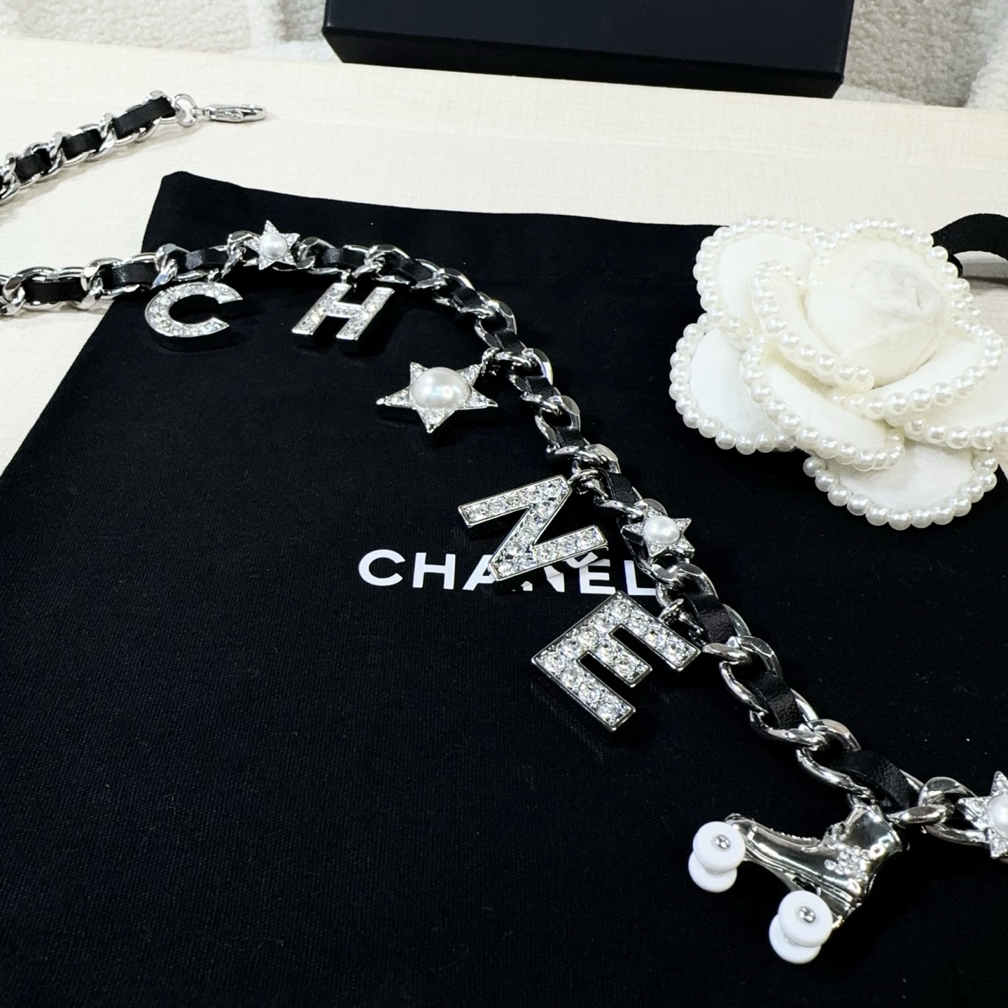 💥💥💥CHANEL 香奈儿  手工镶钻编皮腰链，优雅气质，时尚品味🌹，长度：均码，