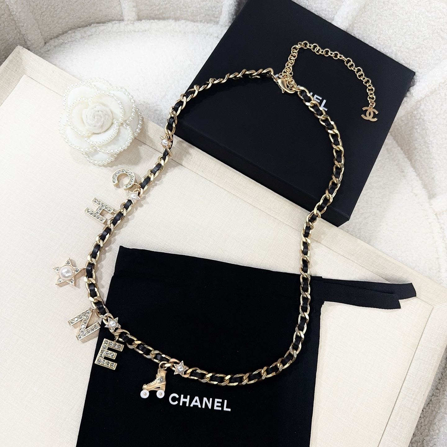 💥💥💥CHANEL 香奈儿  手工镶钻编皮腰链，优雅气质，时尚品味🌹，长度：均码，