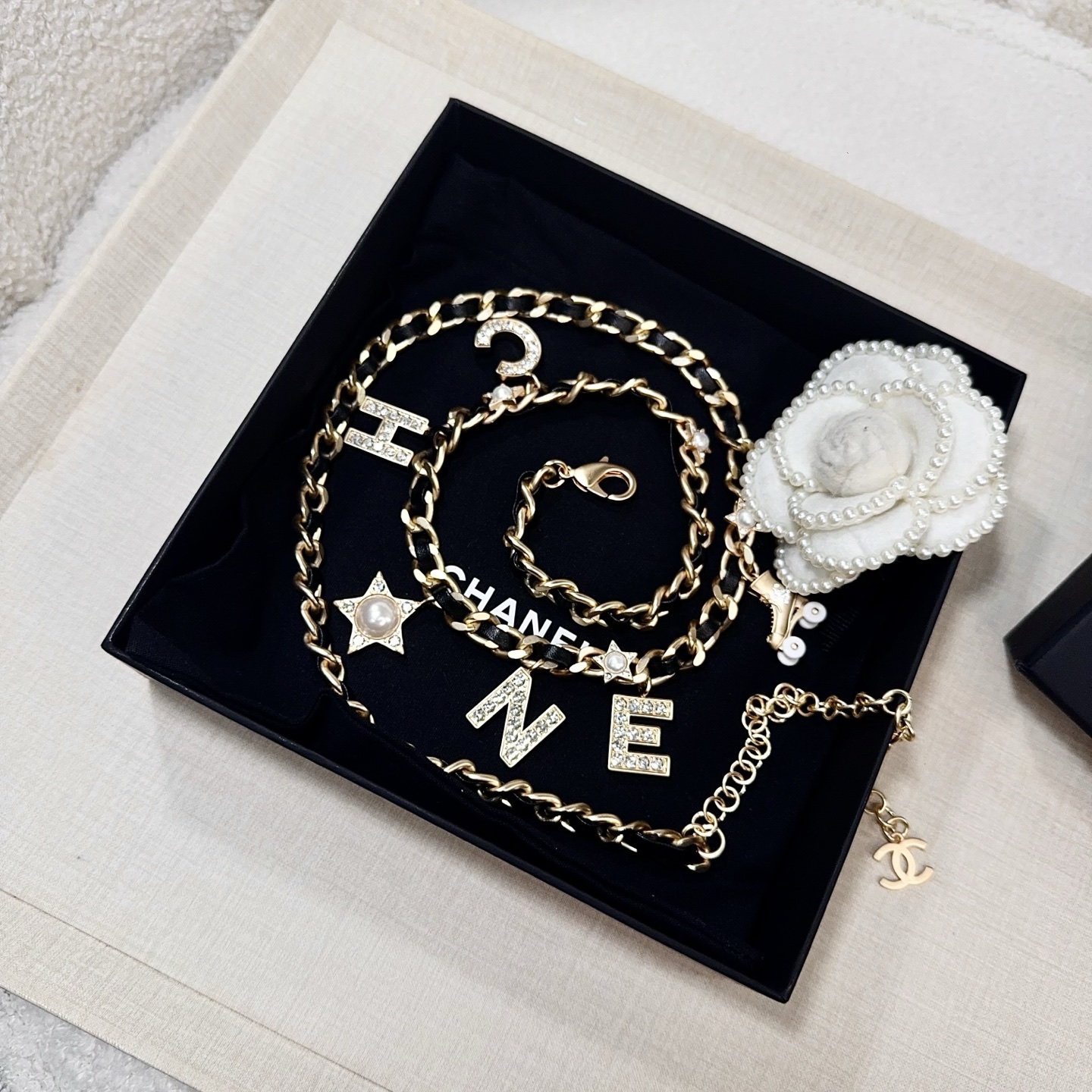 💥💥💥CHANEL 香奈儿  手工镶钻编皮腰链，优雅气质，时尚品味🌹，长度：均码，