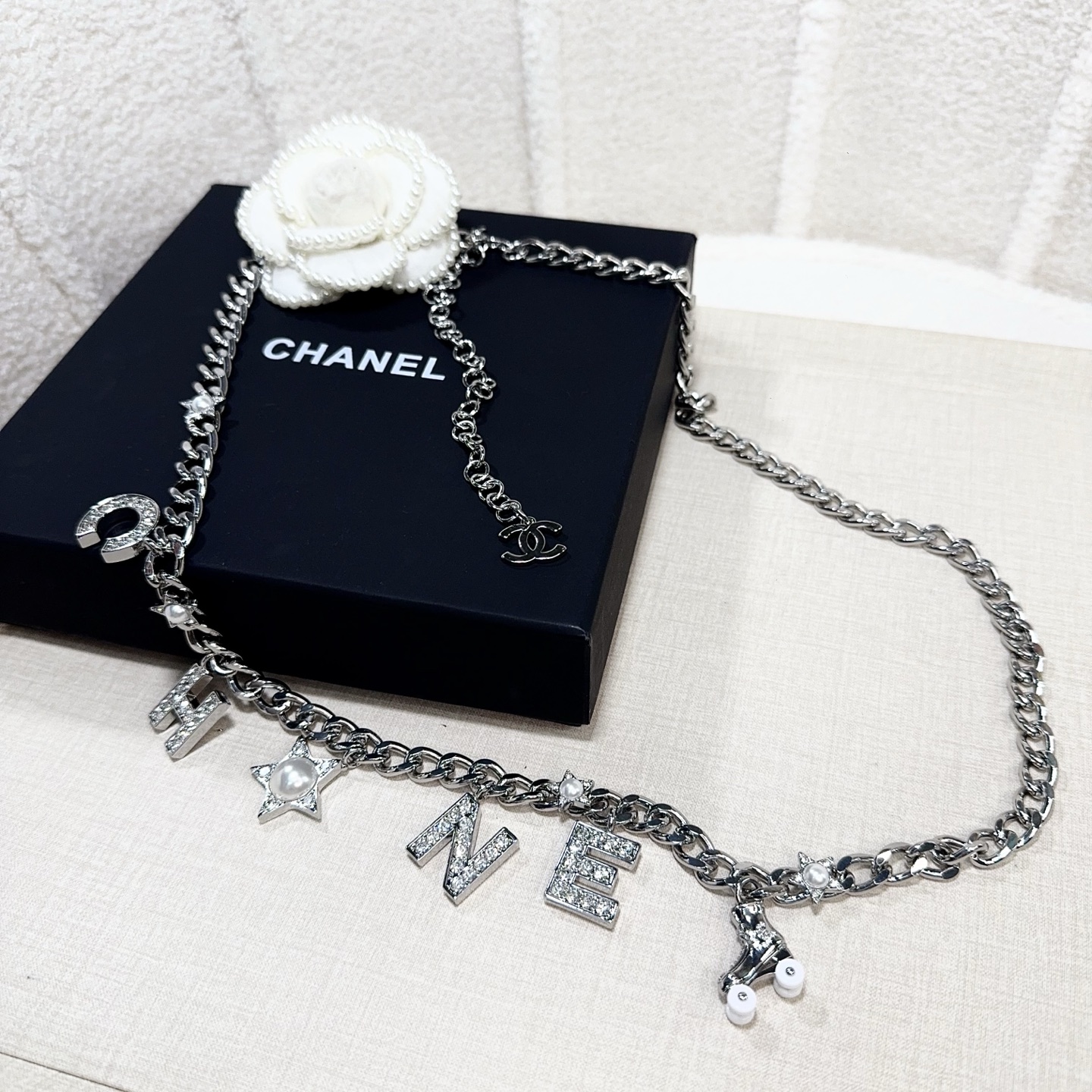 💥💥💥CHANEL 香奈儿  手工镶钻编皮腰链，优雅气质，时尚品味🌹，长度：均码，