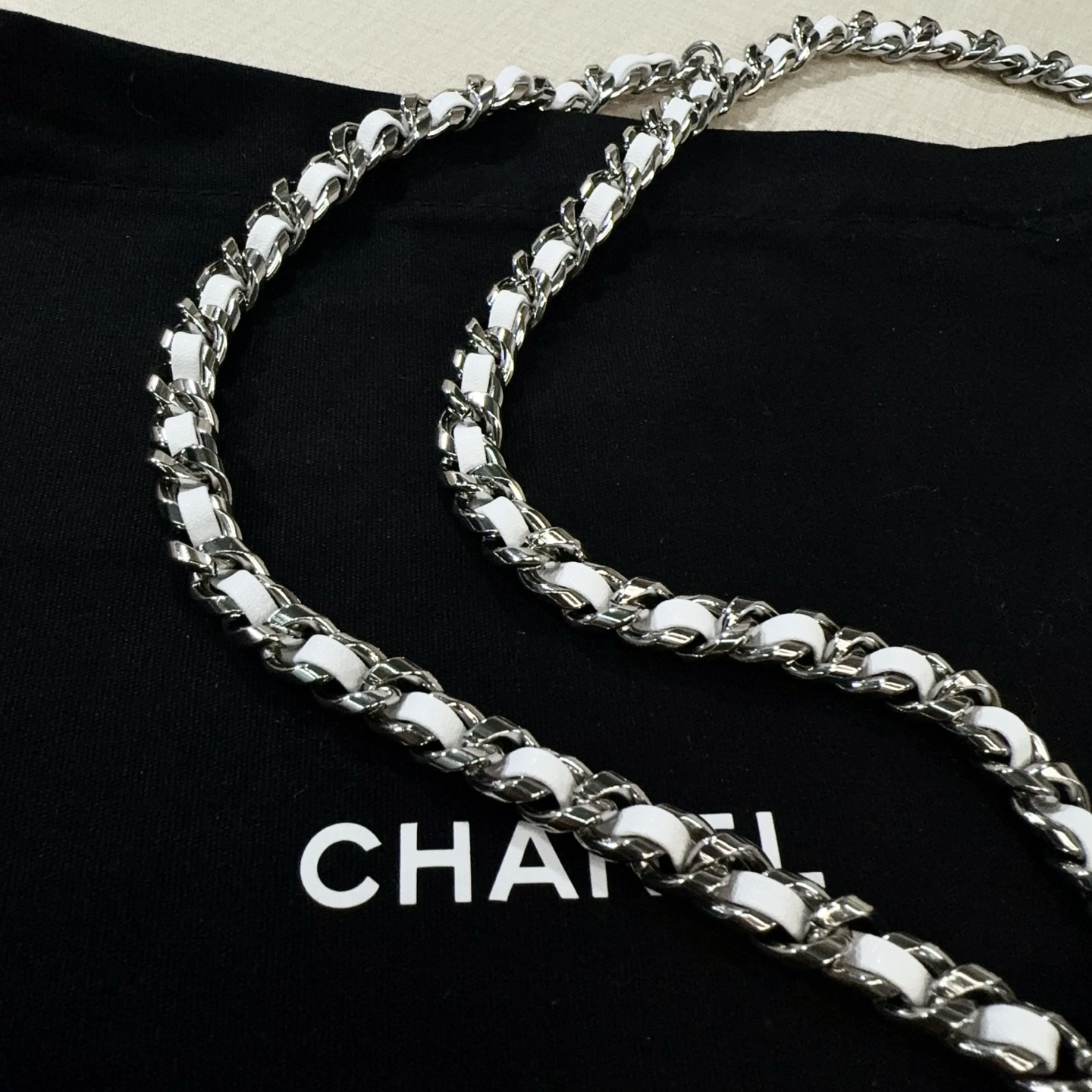 💥💥💥CHANEL 香奈儿、手工编织链条配铜锁扣腰链、经典优雅、时尚百搭，长度：均码，