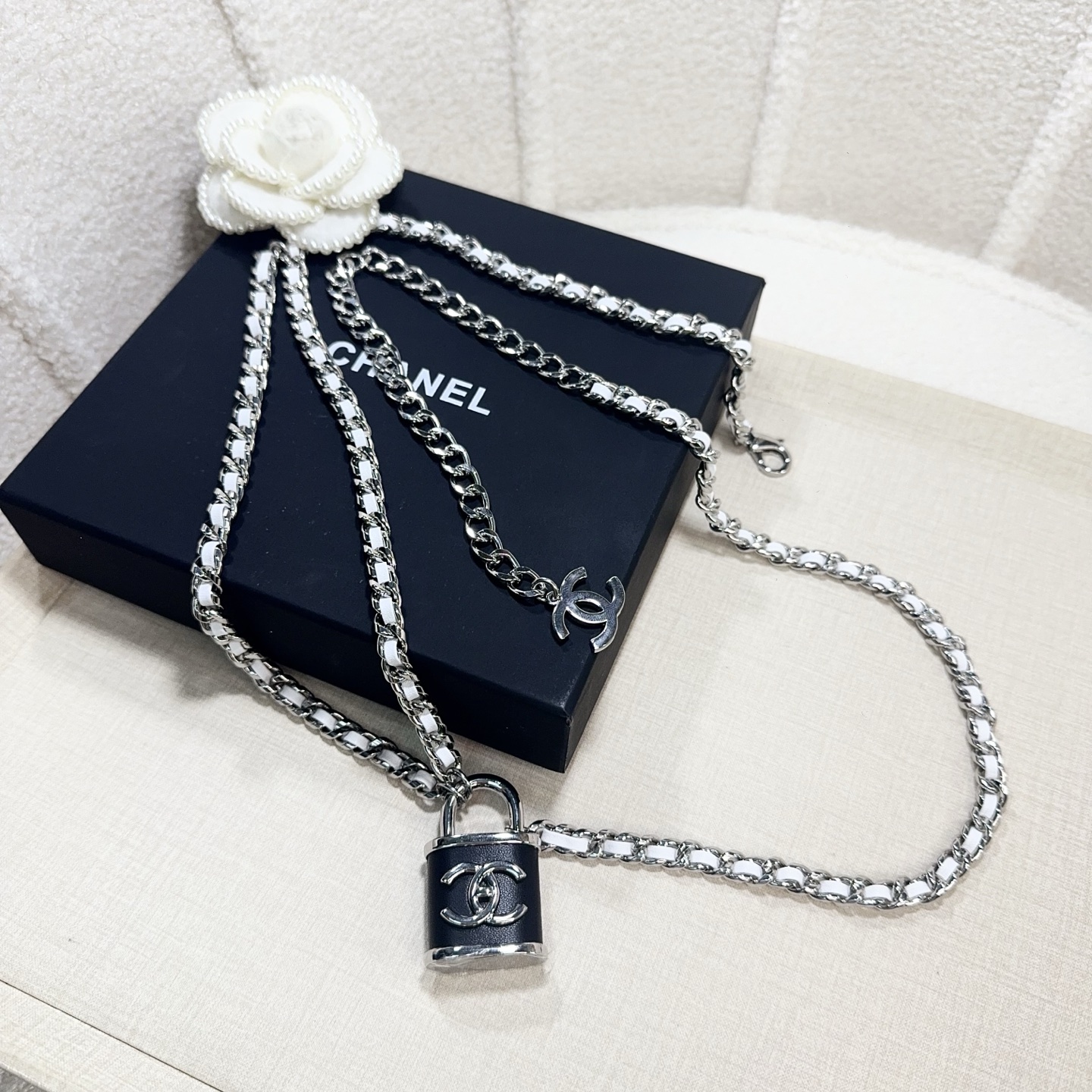 💥💥💥CHANEL 香奈儿、手工编织链条配铜锁扣腰链、经典优雅、时尚百搭，长度：均码，