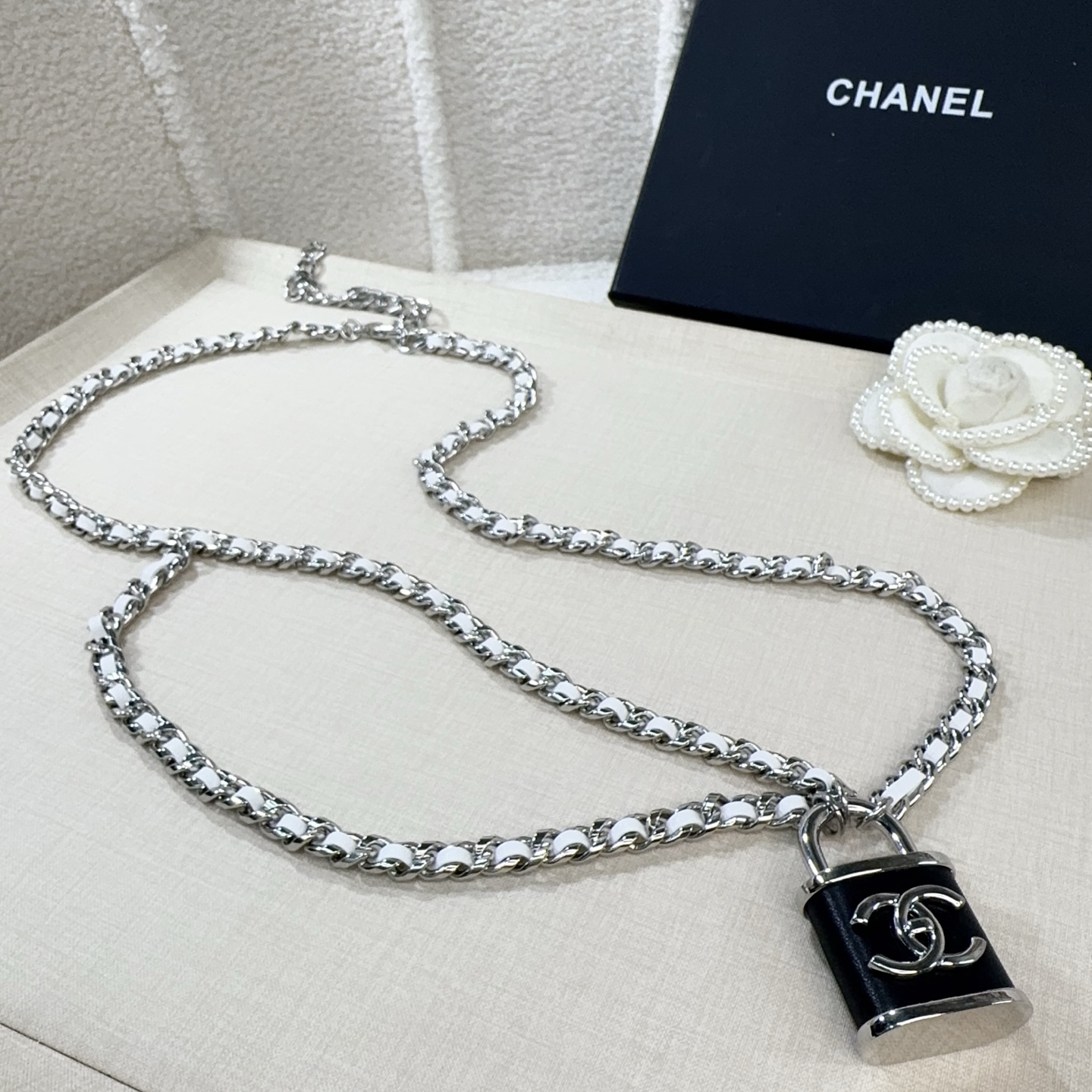 💥💥💥CHANEL 香奈儿、手工编织链条配铜锁扣腰链、经典优雅、时尚百搭，长度：均码，