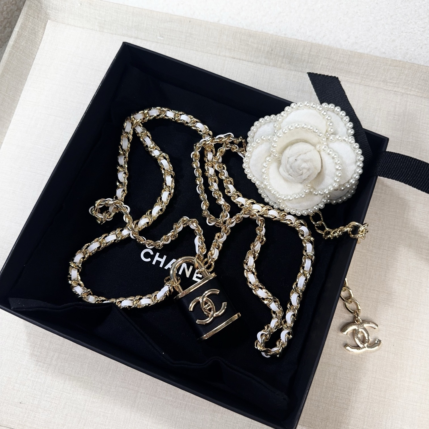 💥💥💥CHANEL 香奈儿、手工编织链条配铜锁扣腰链、经典优雅、时尚百搭，长度：均码，