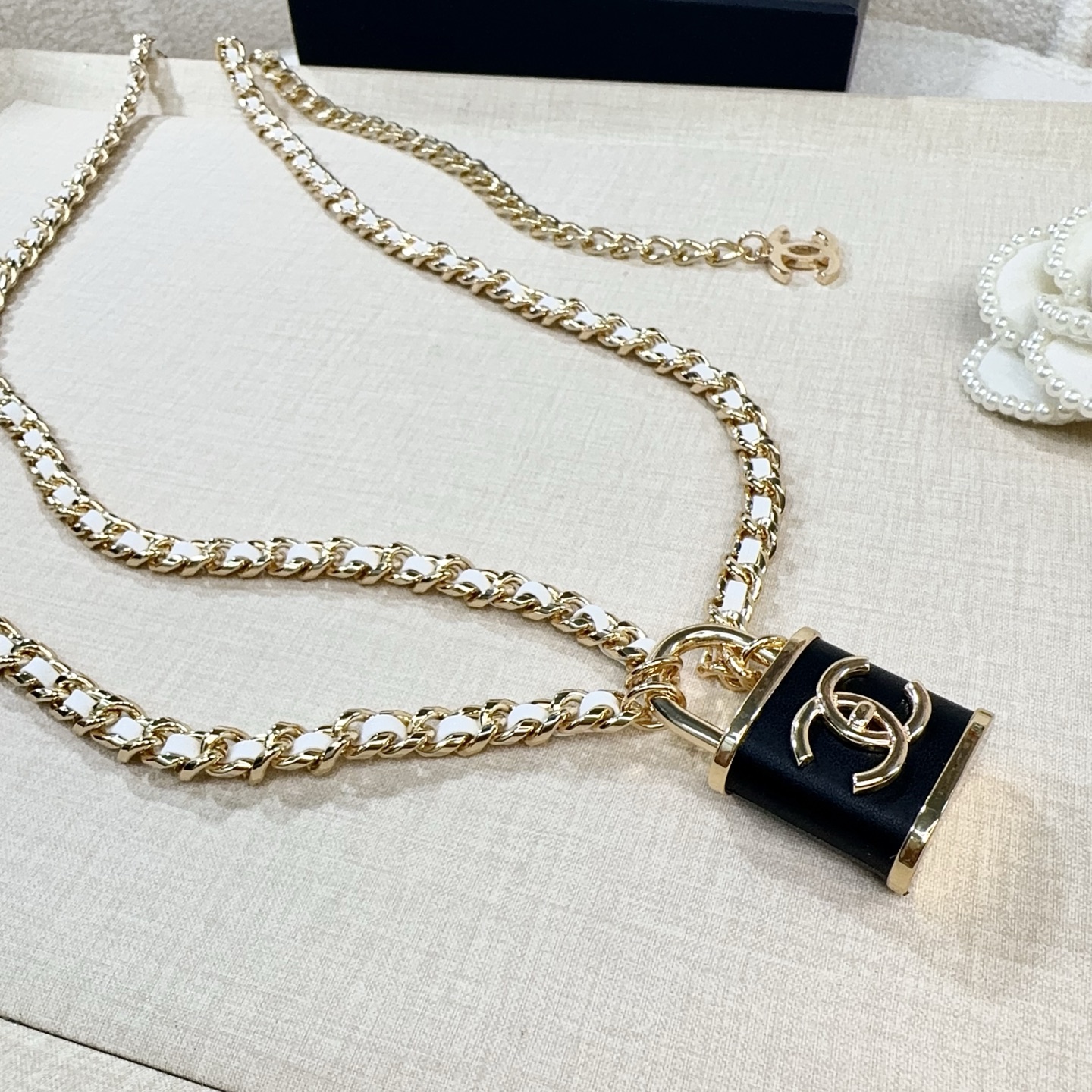 💥💥💥CHANEL 香奈儿、手工编织链条配铜锁扣腰链、经典优雅、时尚百搭，长度：均码，