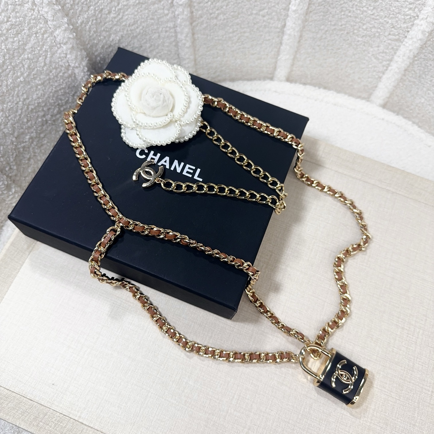 💥💥💥CHANEL 香奈儿、手工编织链条配铜锁扣腰链、经典优雅、时尚百搭，长度：均码，