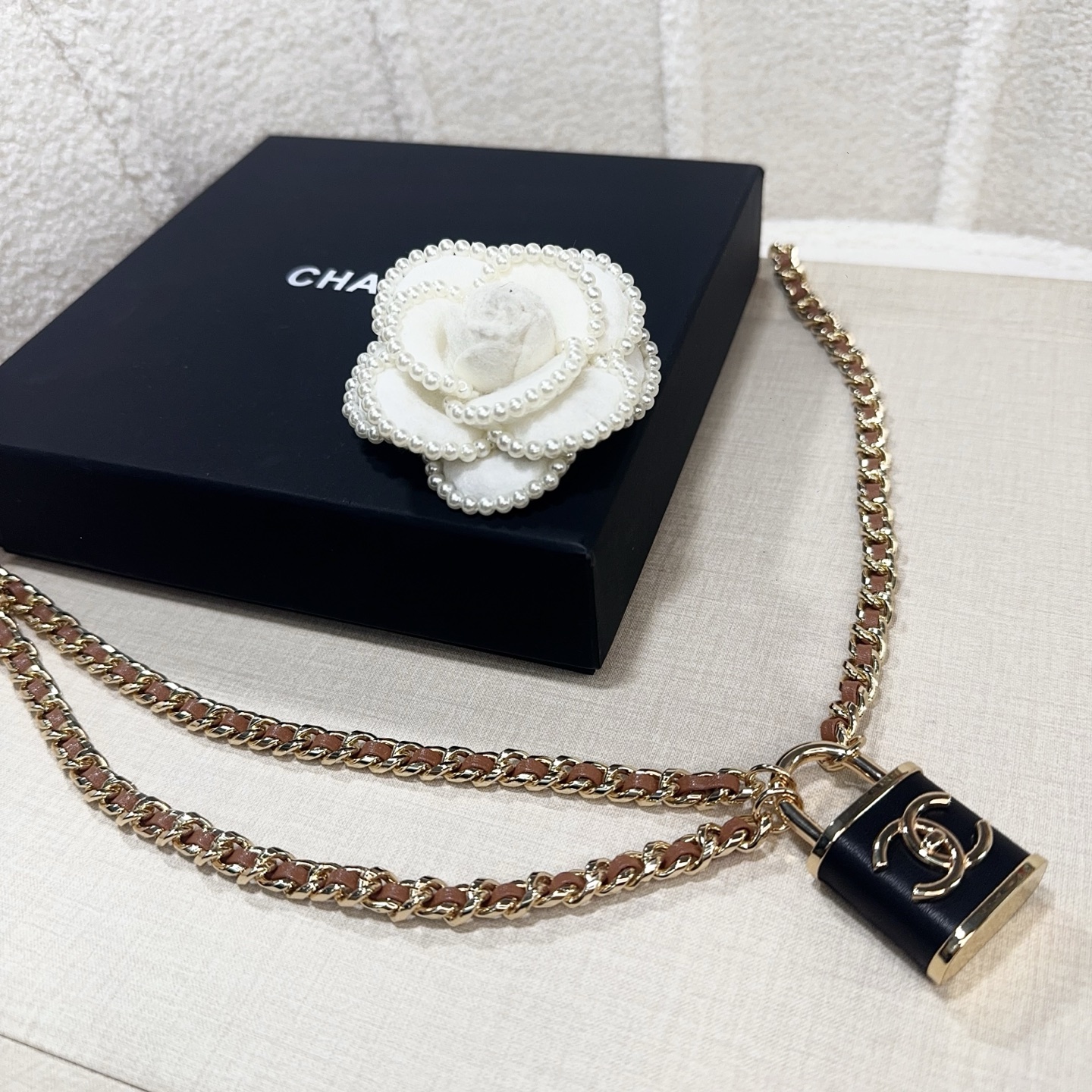 💥💥💥CHANEL 香奈儿、手工编织链条配铜锁扣腰链、经典优雅、时尚百搭，长度：均码，