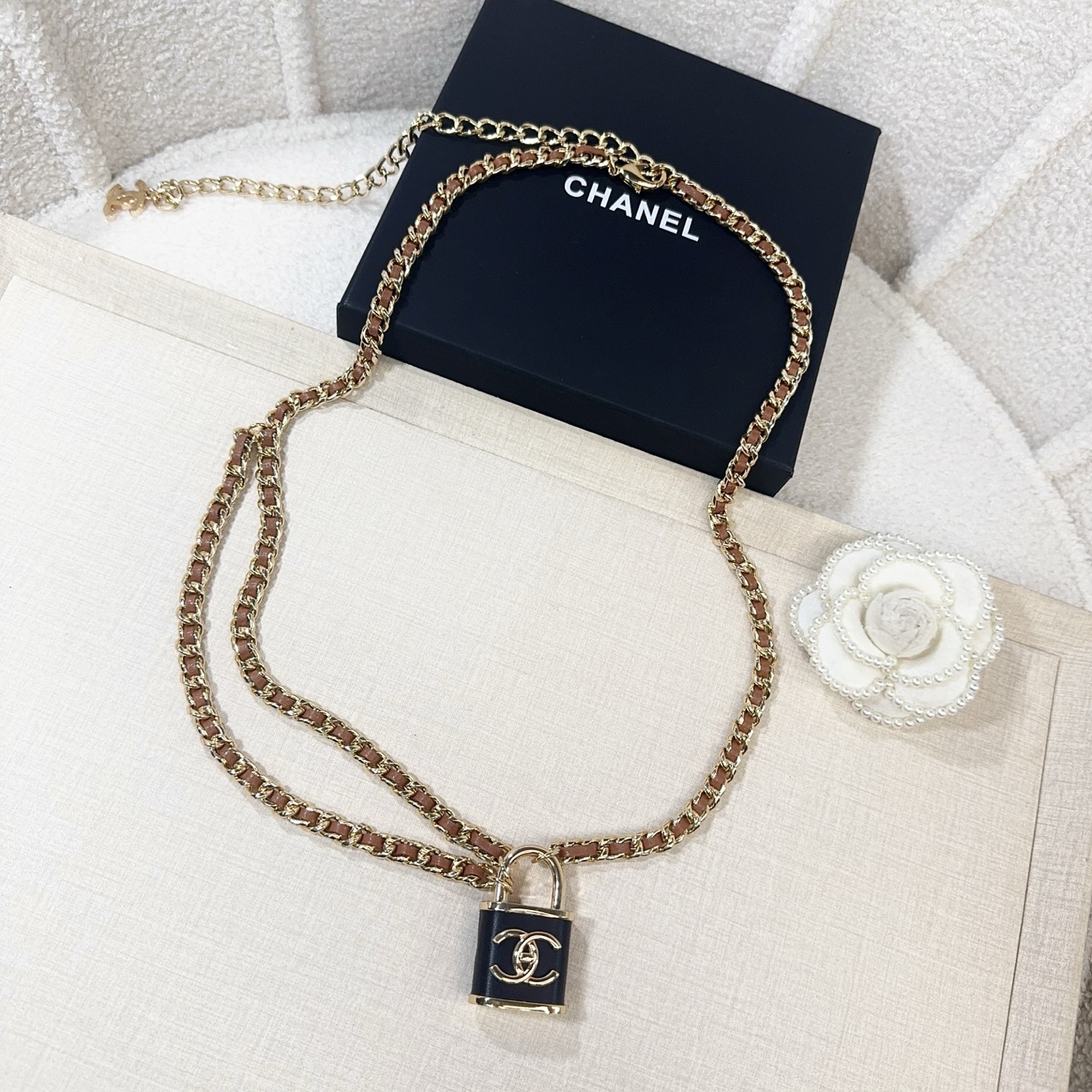 💥💥💥CHANEL 香奈儿、手工编织链条配铜锁扣腰链、经典优雅、时尚百搭，长度：均码，