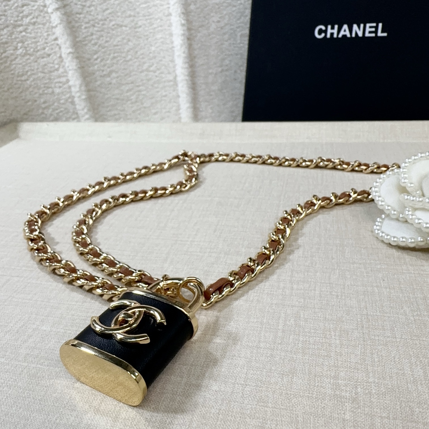💥💥💥CHANEL 香奈儿、手工编织链条配铜锁扣腰链、经典优雅、时尚百搭，长度：均码，
