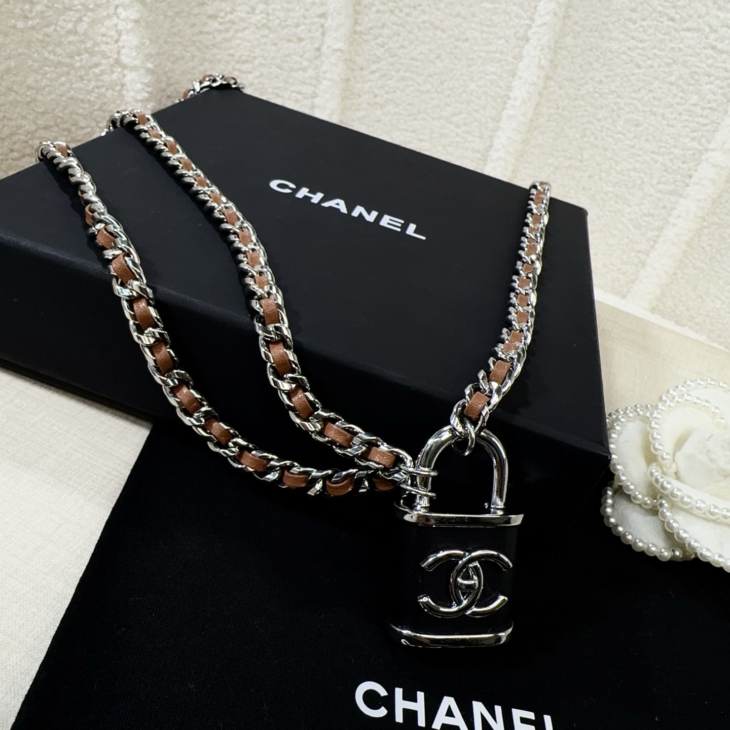 💥💥💥CHANEL 香奈儿、手工编织链条配铜锁扣腰链、经典优雅、时尚百搭，长度：均码，