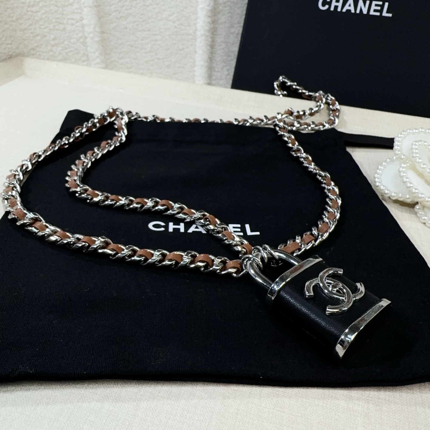 💥💥💥CHANEL 香奈儿、手工编织链条配铜锁扣腰链、经典优雅、时尚百搭，长度：均码，