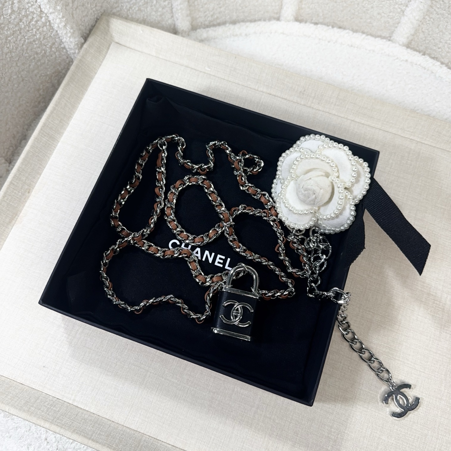 💥💥💥CHANEL 香奈儿、手工编织链条配铜锁扣腰链、经典优雅、时尚百搭，长度：均码，