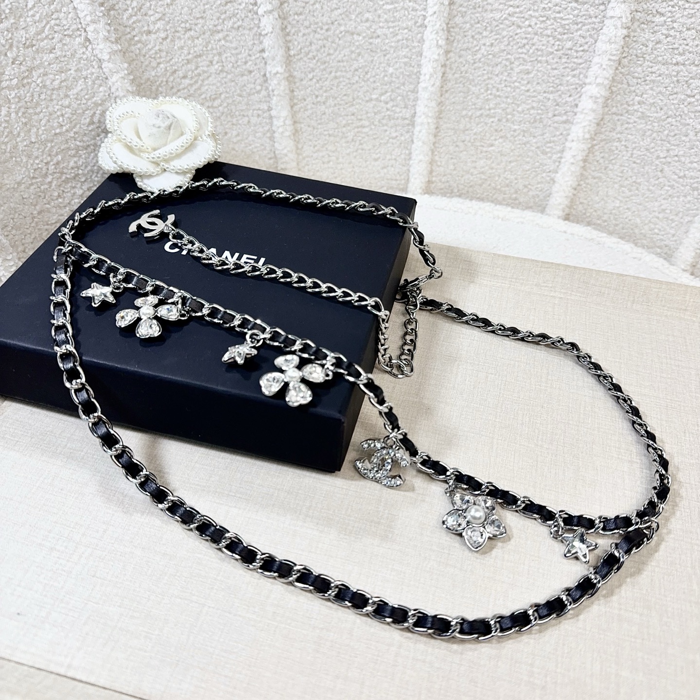 💥💥💥CHANEL 香奈儿  镶钻小五金手工编皮腰链，优雅气质，时尚品味🌹，长度：均码，