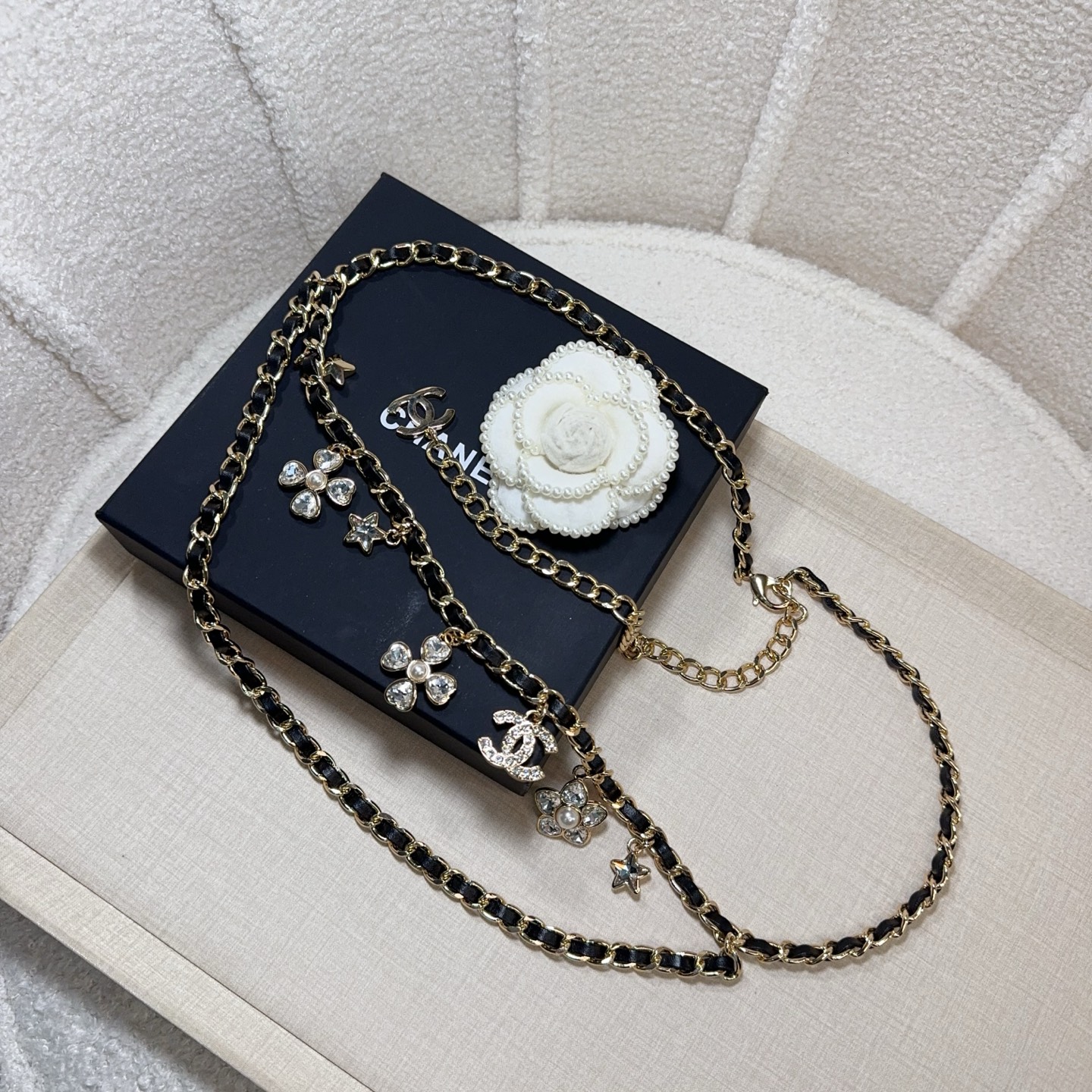 💥💥💥CHANEL 香奈儿  镶钻小五金手工编皮腰链，优雅气质，时尚品味🌹，长度：均码，