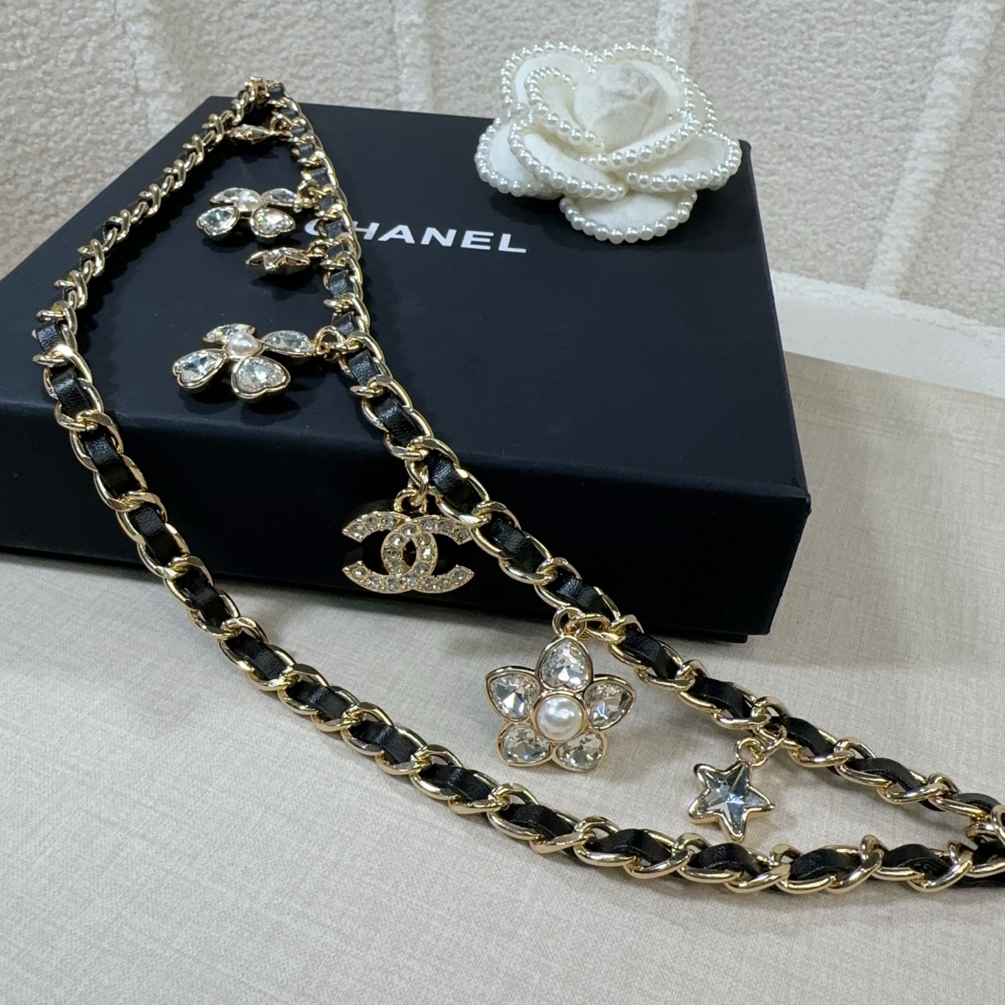 💥💥💥CHANEL 香奈儿  镶钻小五金手工编皮腰链，优雅气质，时尚品味🌹，长度：均码，