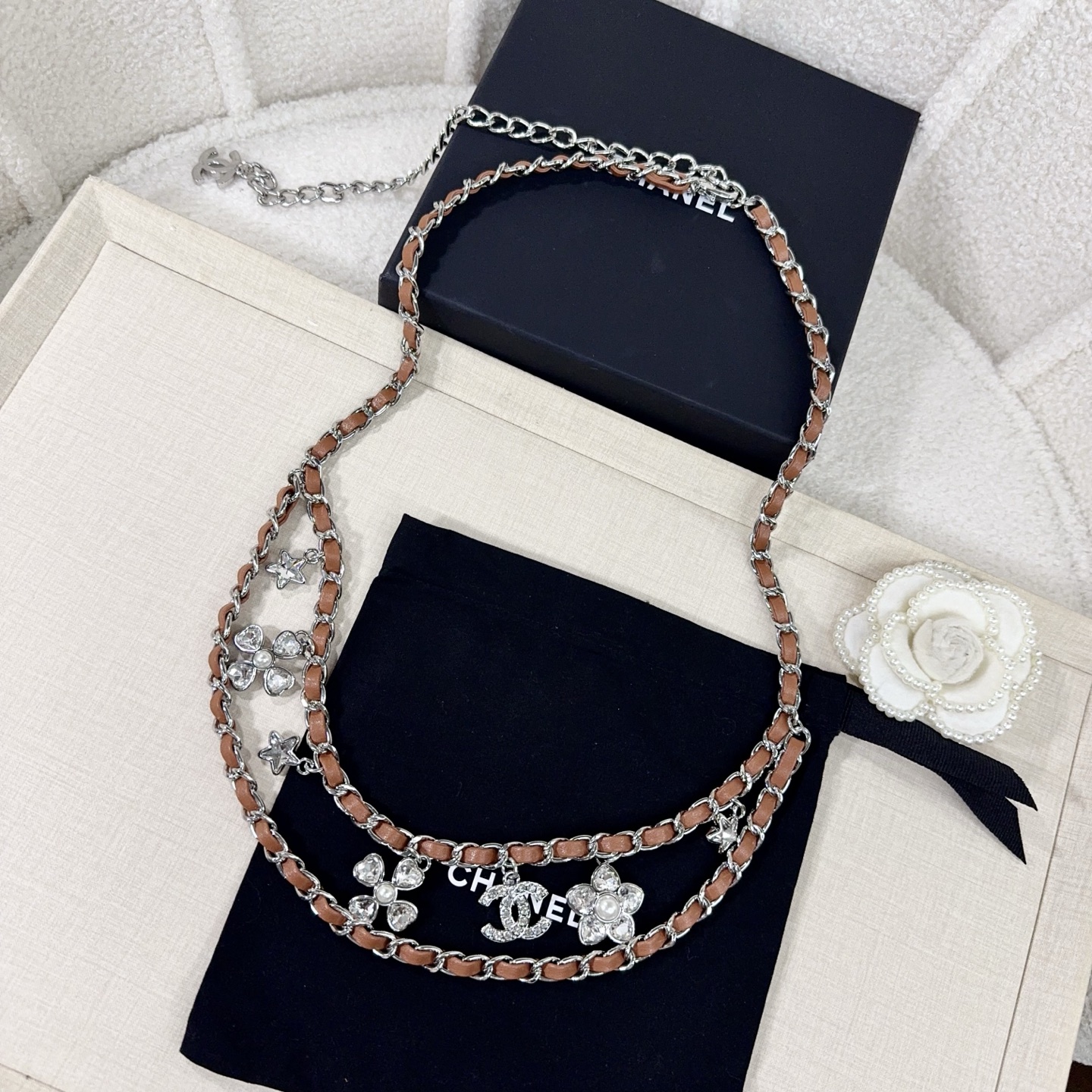 💥💥💥CHANEL 香奈儿  镶钻小五金手工编皮腰链，优雅气质，时尚品味🌹，长度：均码，