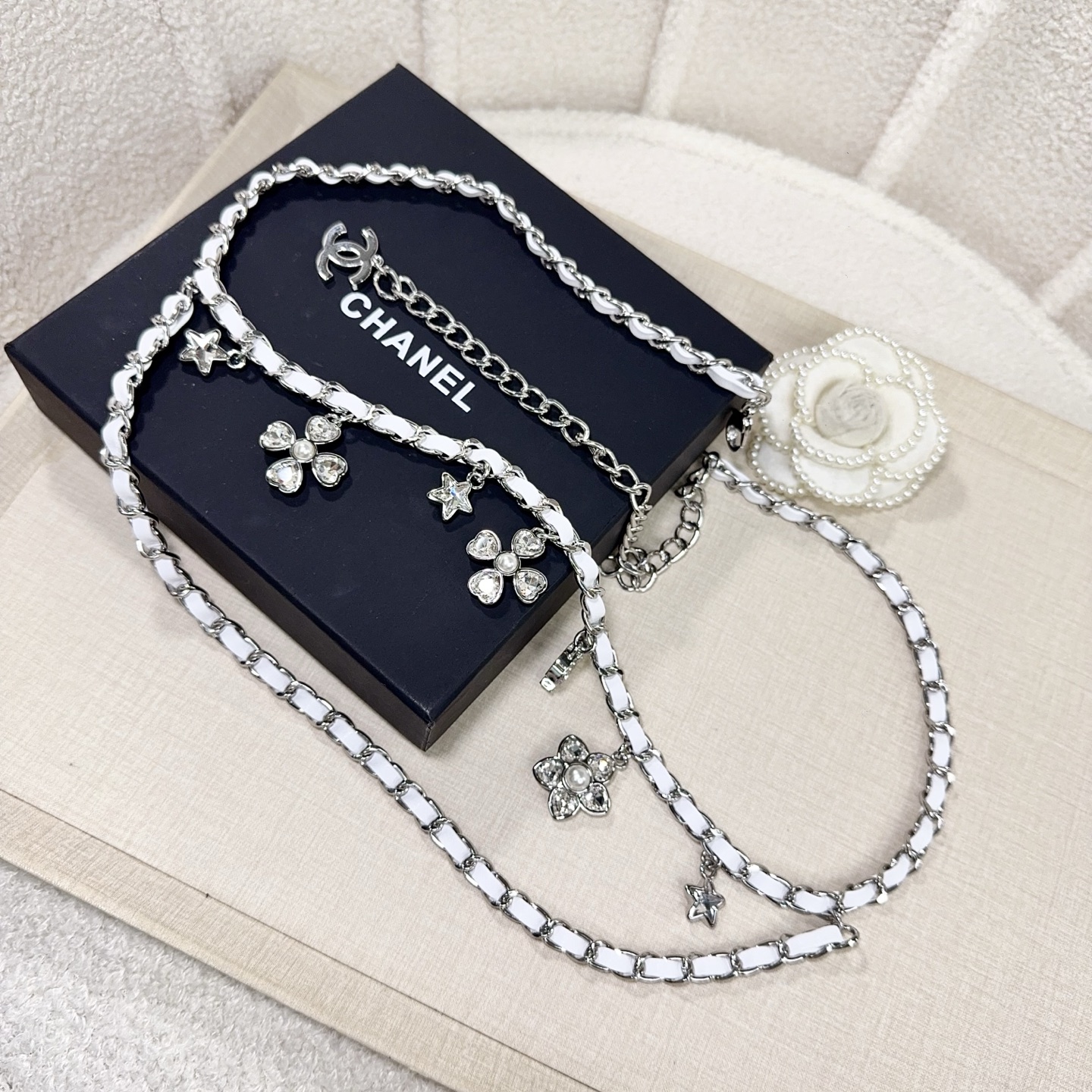 💥💥💥CHANEL 香奈儿  镶钻小五金手工编皮腰链，优雅气质，时尚品味🌹，长度：均码，