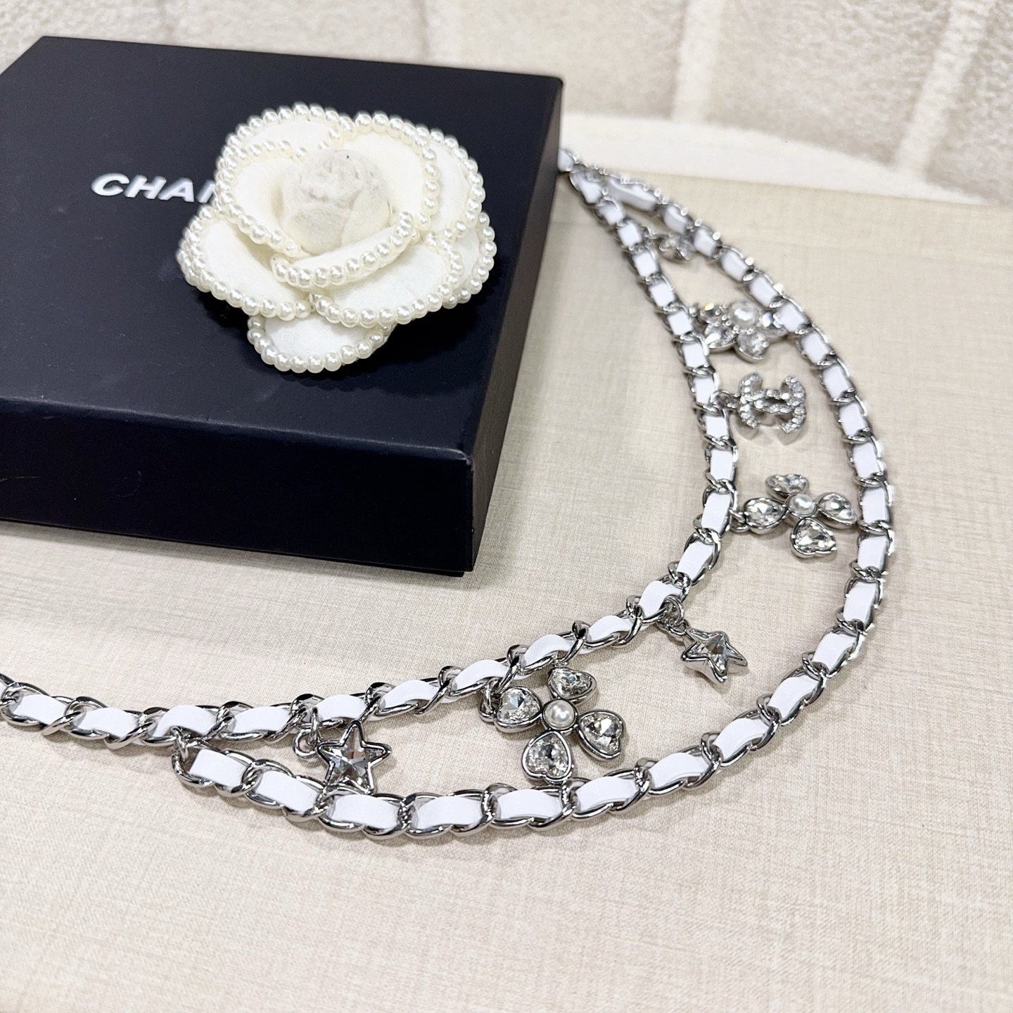 💥💥💥CHANEL 香奈儿  镶钻小五金手工编皮腰链，优雅气质，时尚品味🌹，长度：均码，