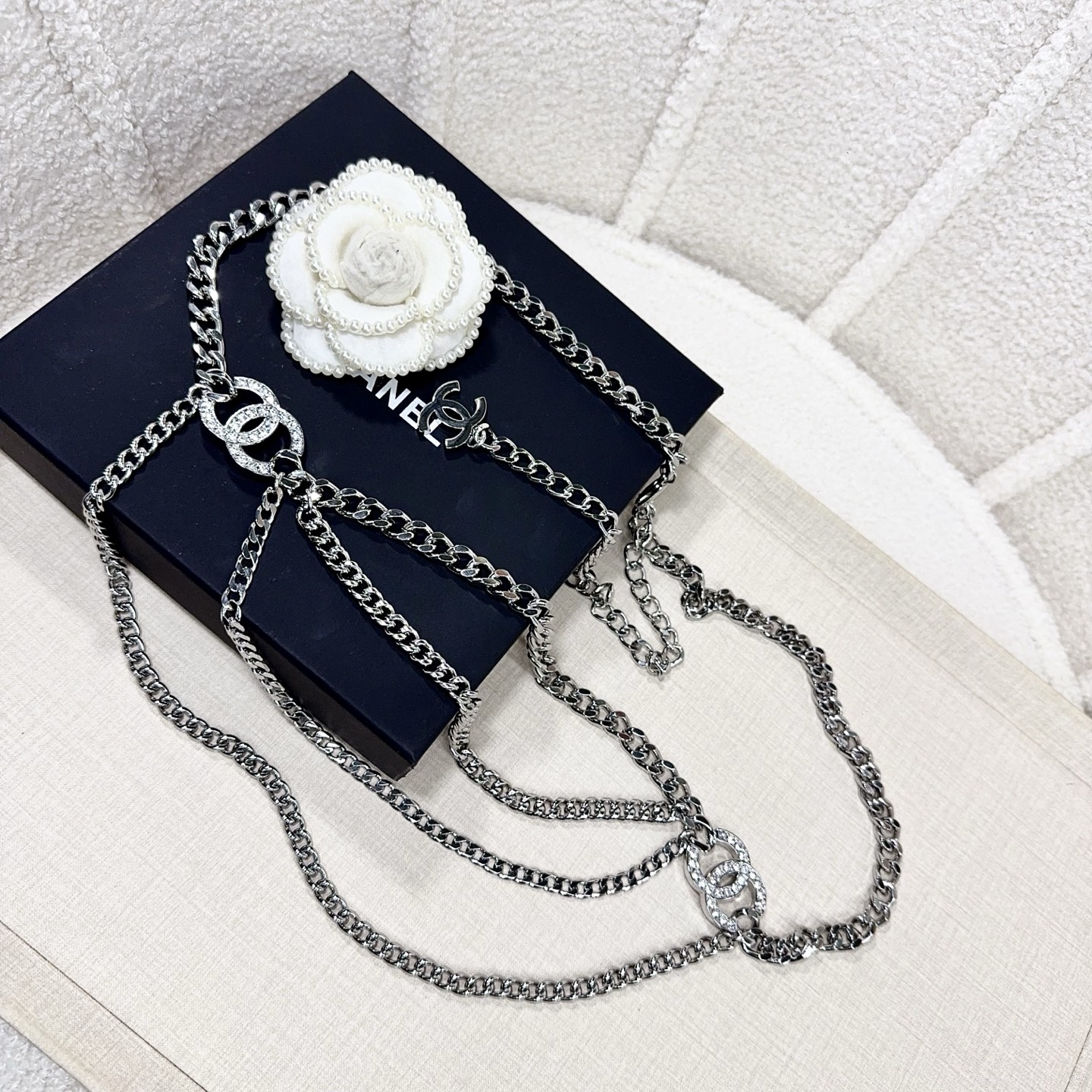 💥💥💥CHANEL 香奈儿、链条搭配镶钻小五金腰链、经典优雅、时尚百搭，长度：均码，