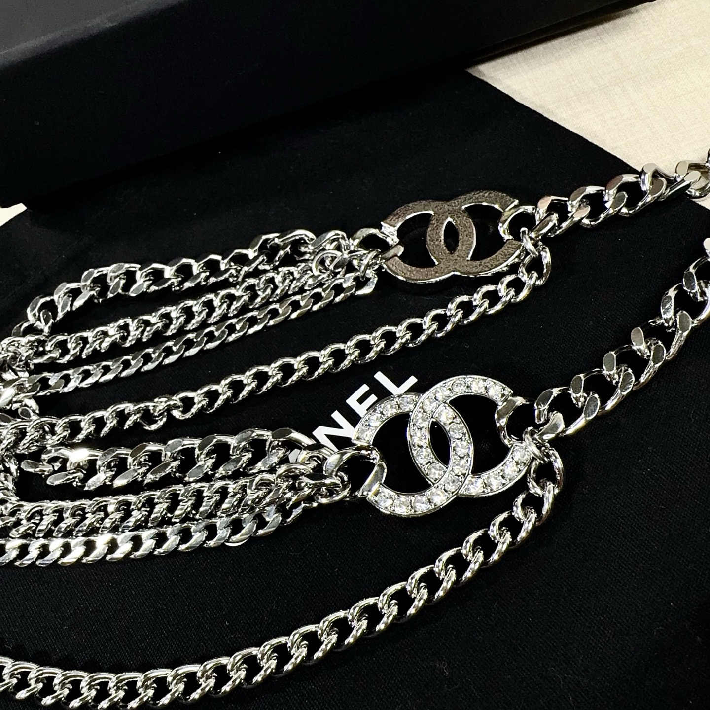 💥💥💥CHANEL 香奈儿、链条搭配镶钻小五金腰链、经典优雅、时尚百搭，长度：均码，