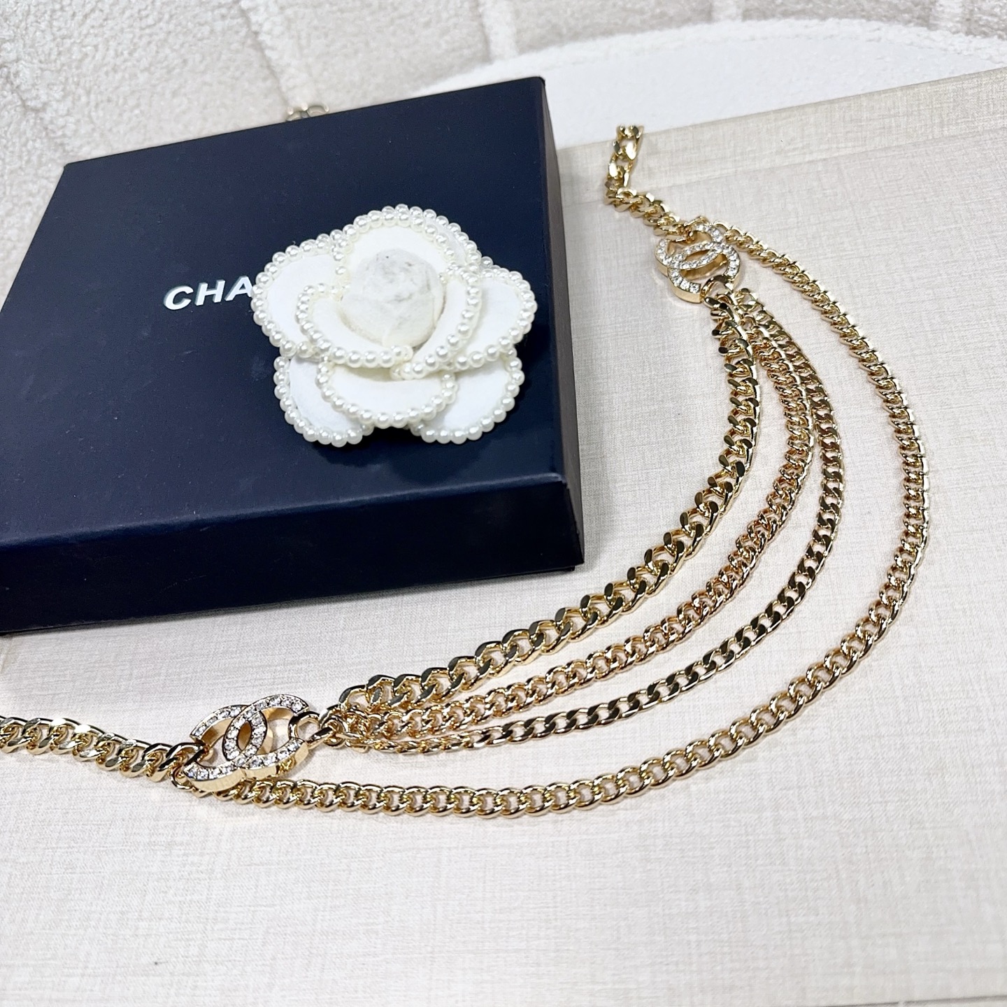 💥💥💥CHANEL 香奈儿、链条搭配镶钻小五金腰链、经典优雅、时尚百搭，长度：均码，