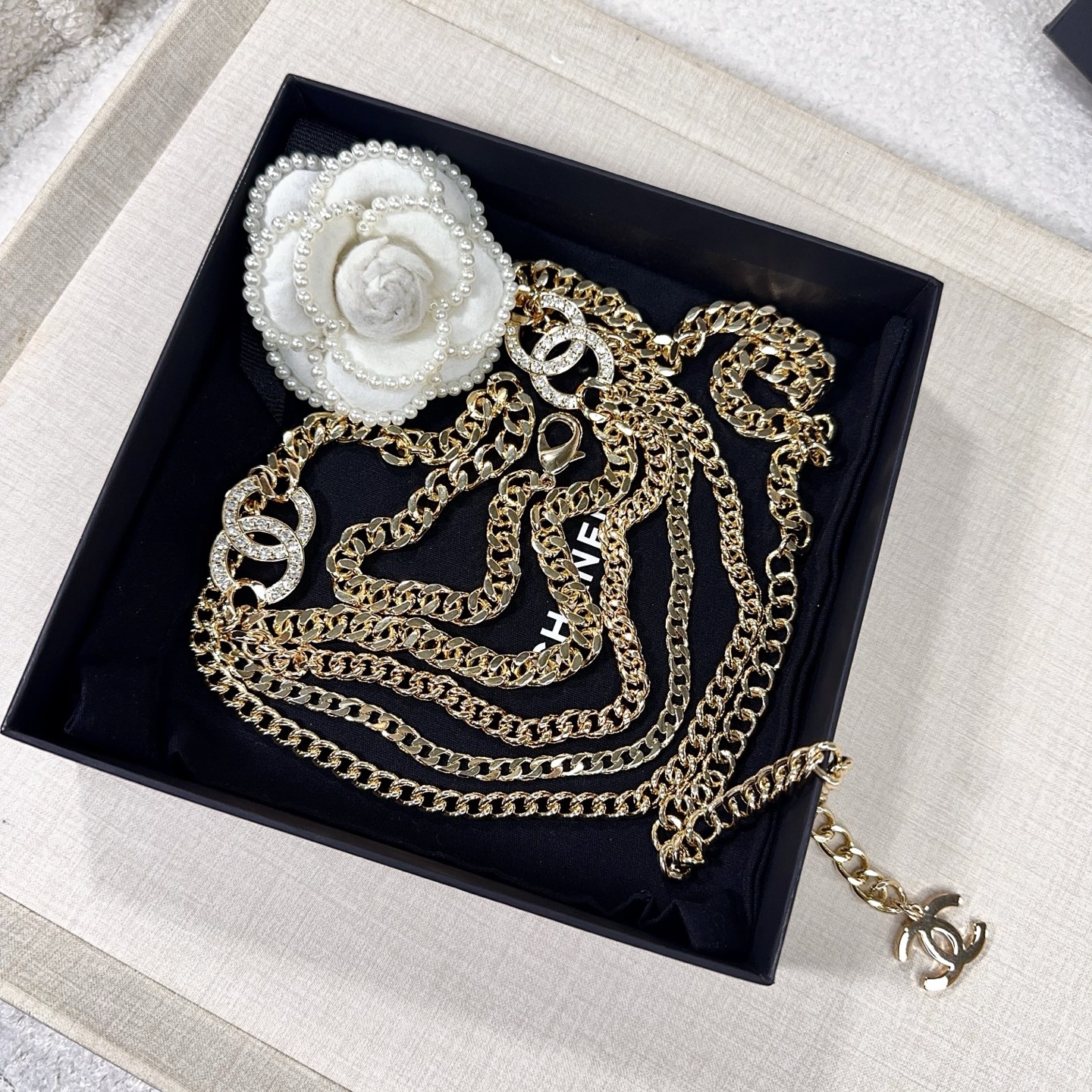💥💥💥CHANEL 香奈儿、链条搭配镶钻小五金腰链、经典优雅、时尚百搭，长度：均码，