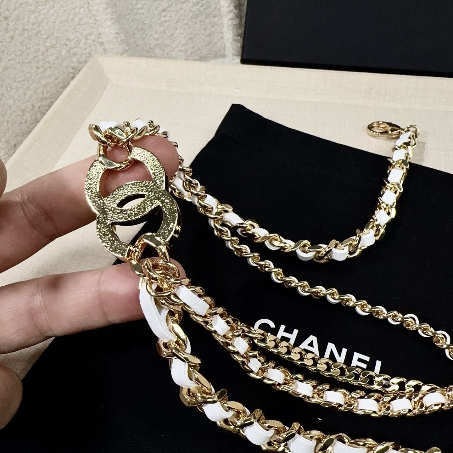 💥💥💥CHANEL 香奈儿、镶钻小五金搭配编织皮腰链、经典优雅、时尚百搭，长度：均码，