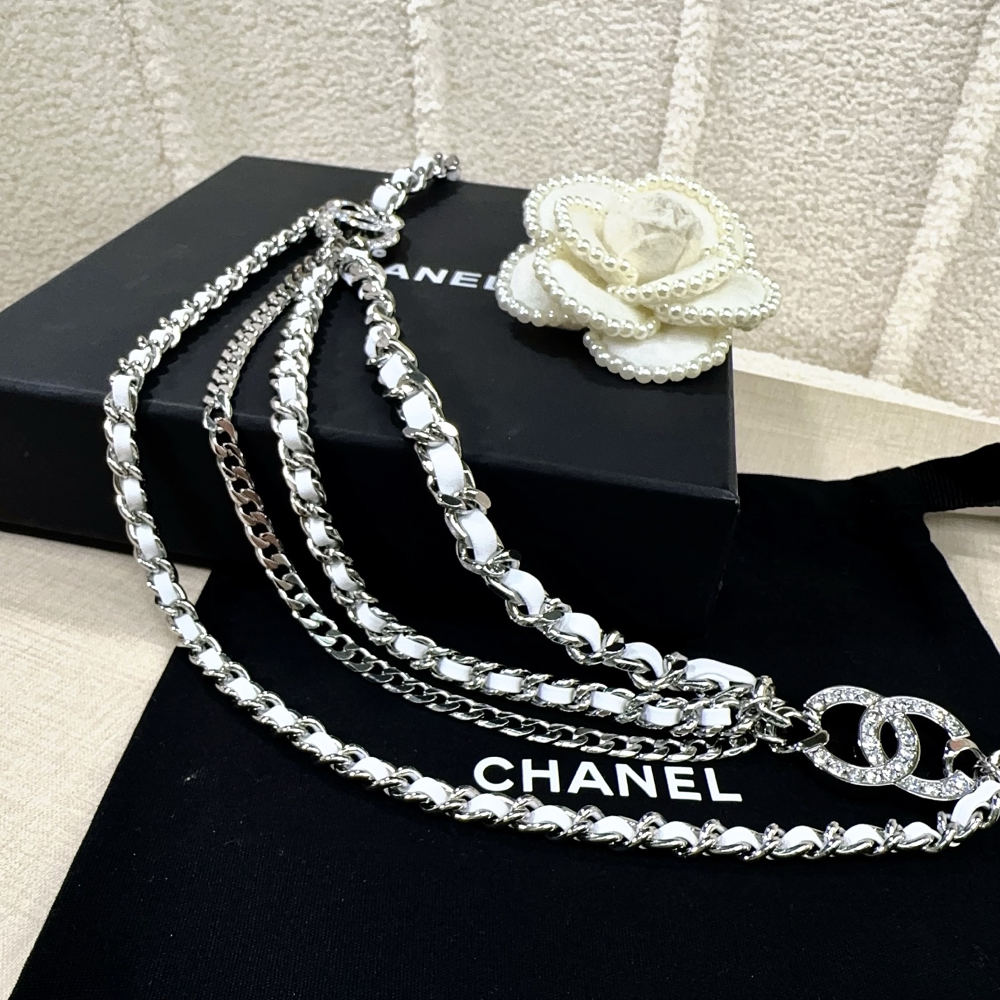 💥💥💥CHANEL 香奈儿、镶钻小五金搭配编织皮腰链、经典优雅、时尚百搭，长度：均码，