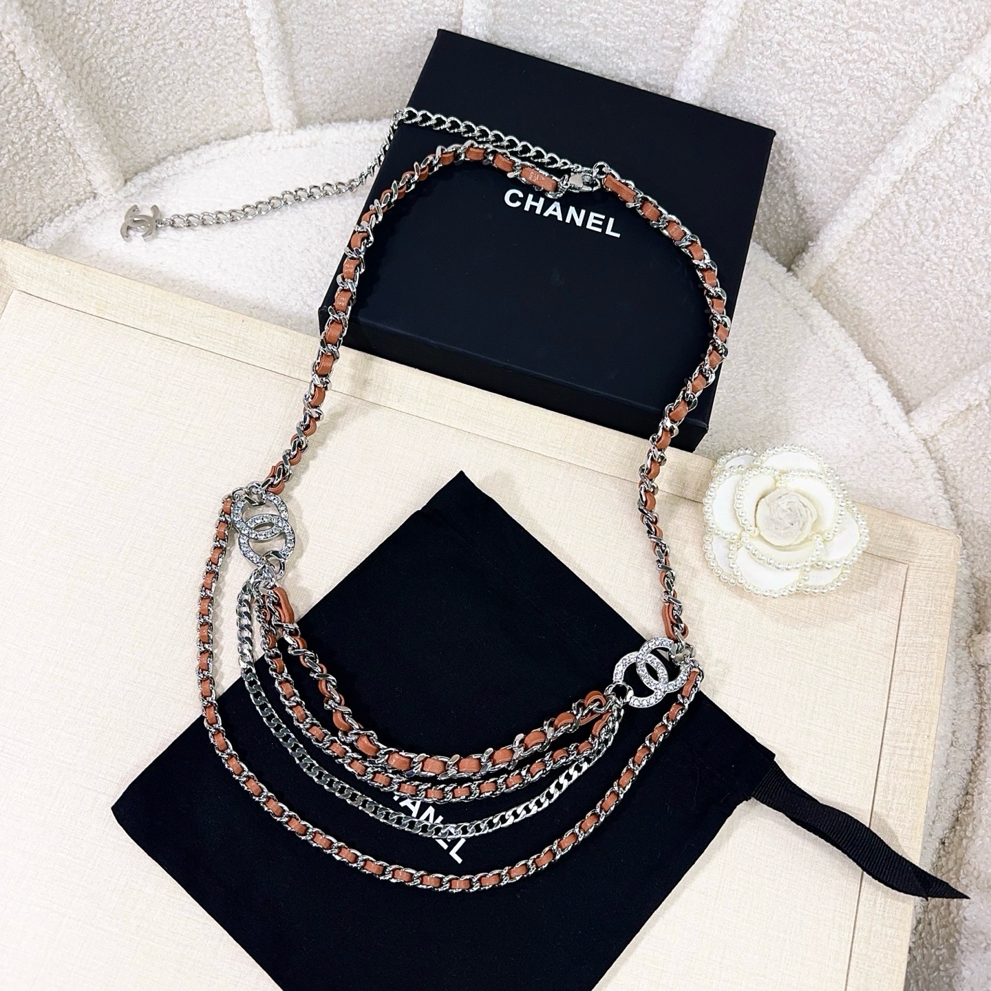 💥💥💥CHANEL 香奈儿、镶钻小五金搭配编织皮腰链、经典优雅、时尚百搭，长度：均码，