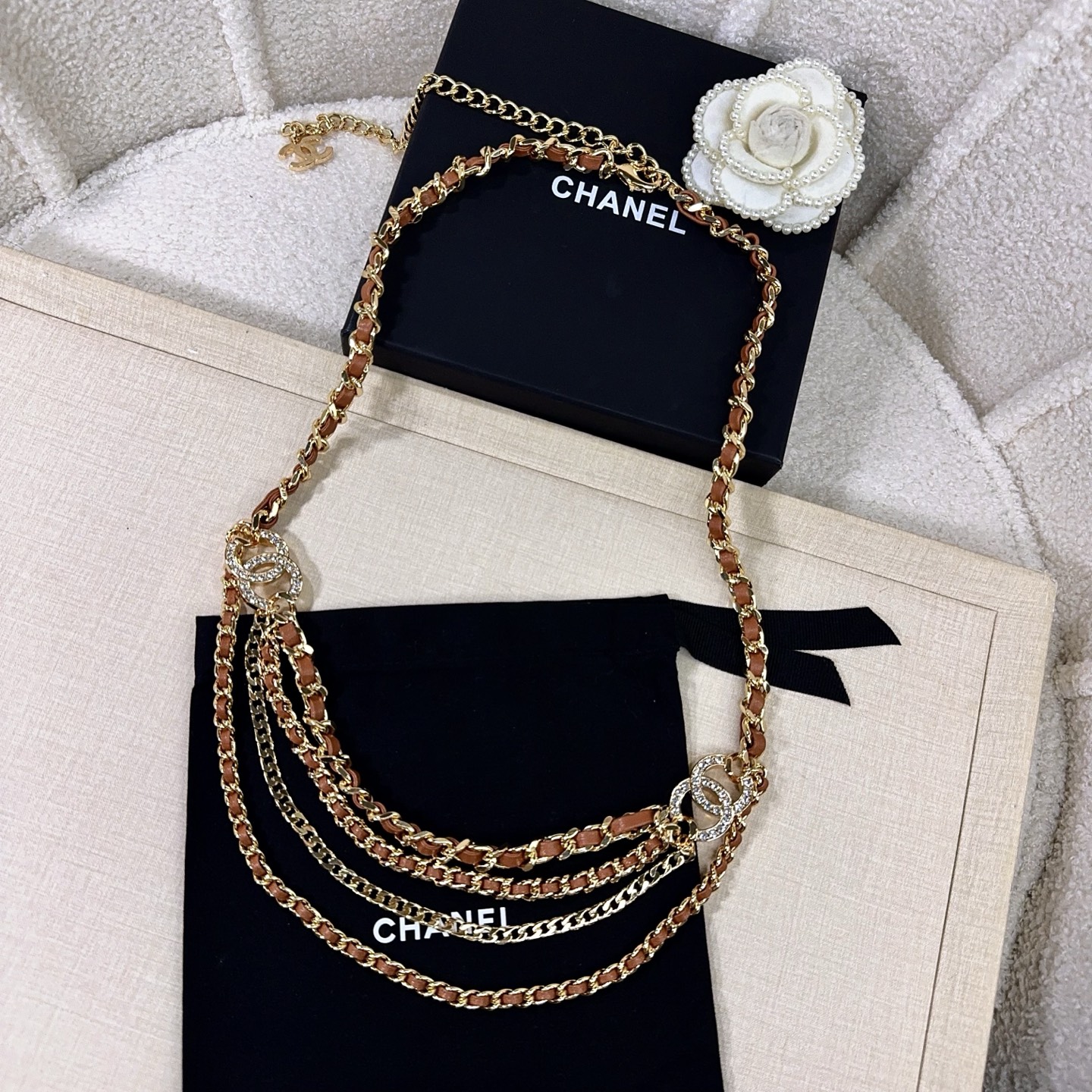 💥💥💥CHANEL 香奈儿、镶钻小五金搭配编织皮腰链、经典优雅、时尚百搭，长度：均码，