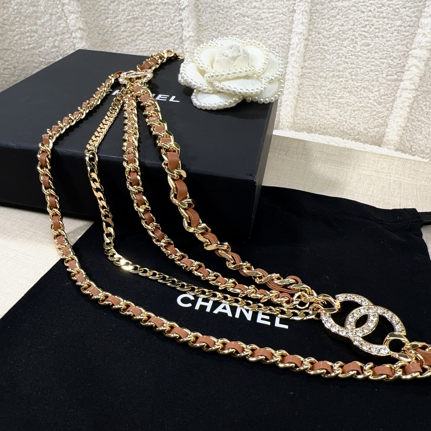 💥💥💥CHANEL 香奈儿、镶钻小五金搭配编织皮腰链、经典优雅、时尚百搭，长度：均码，