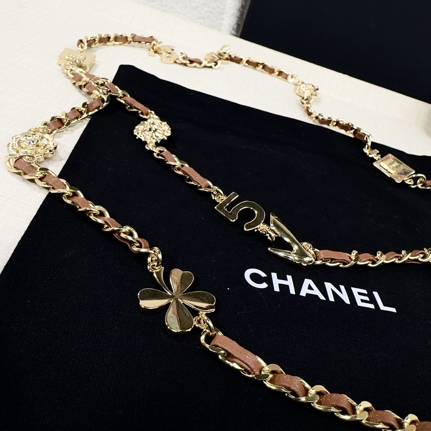 💥💥💥CHANEL 香奈儿  精品小五金手工编皮腰链，优雅气质，时尚品味🌹，长度：均码，