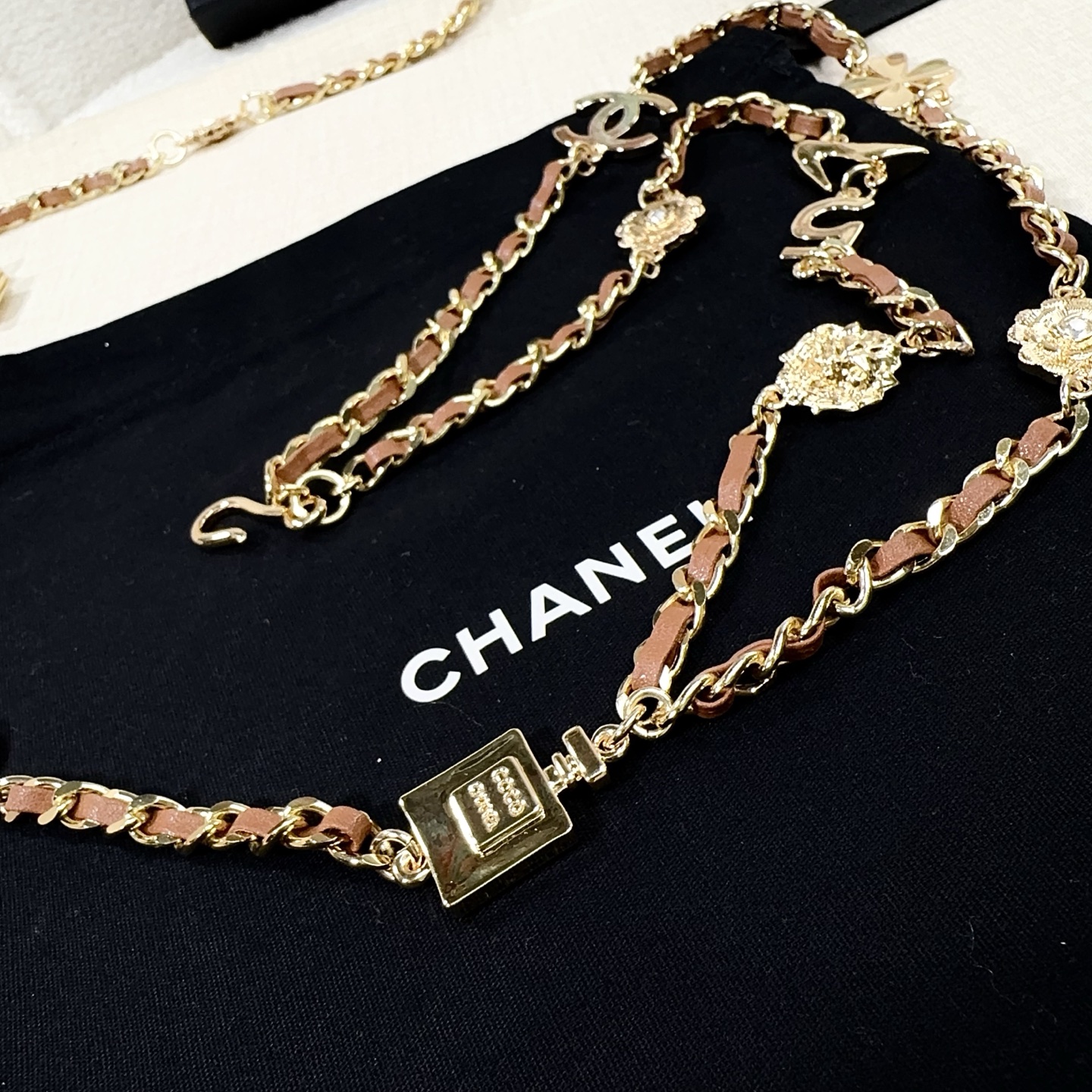 💥💥💥CHANEL 香奈儿  精品小五金手工编皮腰链，优雅气质，时尚品味🌹，长度：均码，