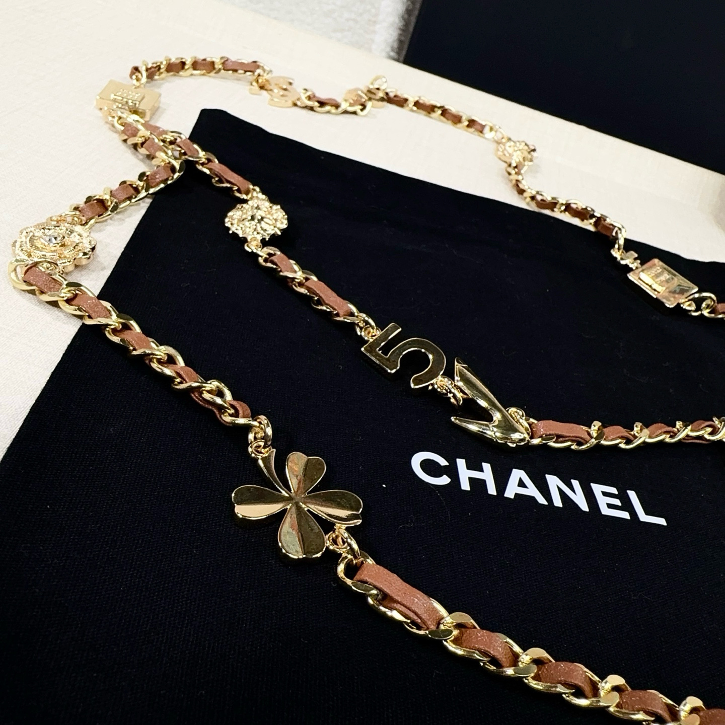💥💥💥CHANEL 香奈儿  精品小五金手工编皮腰链，优雅气质，时尚品味🌹，长度：均码，