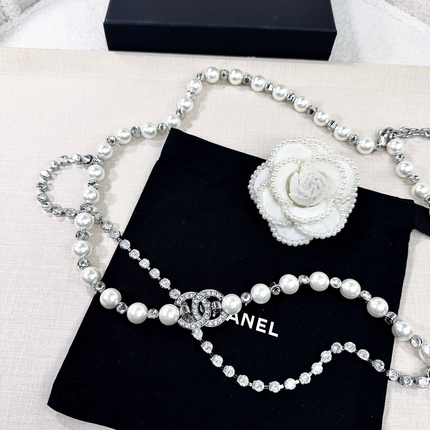 💥💥💥CHANEL 香奈儿  珍珠搭水钻纯铜腰链，优雅气质，时尚品味🌹，长度：均码，