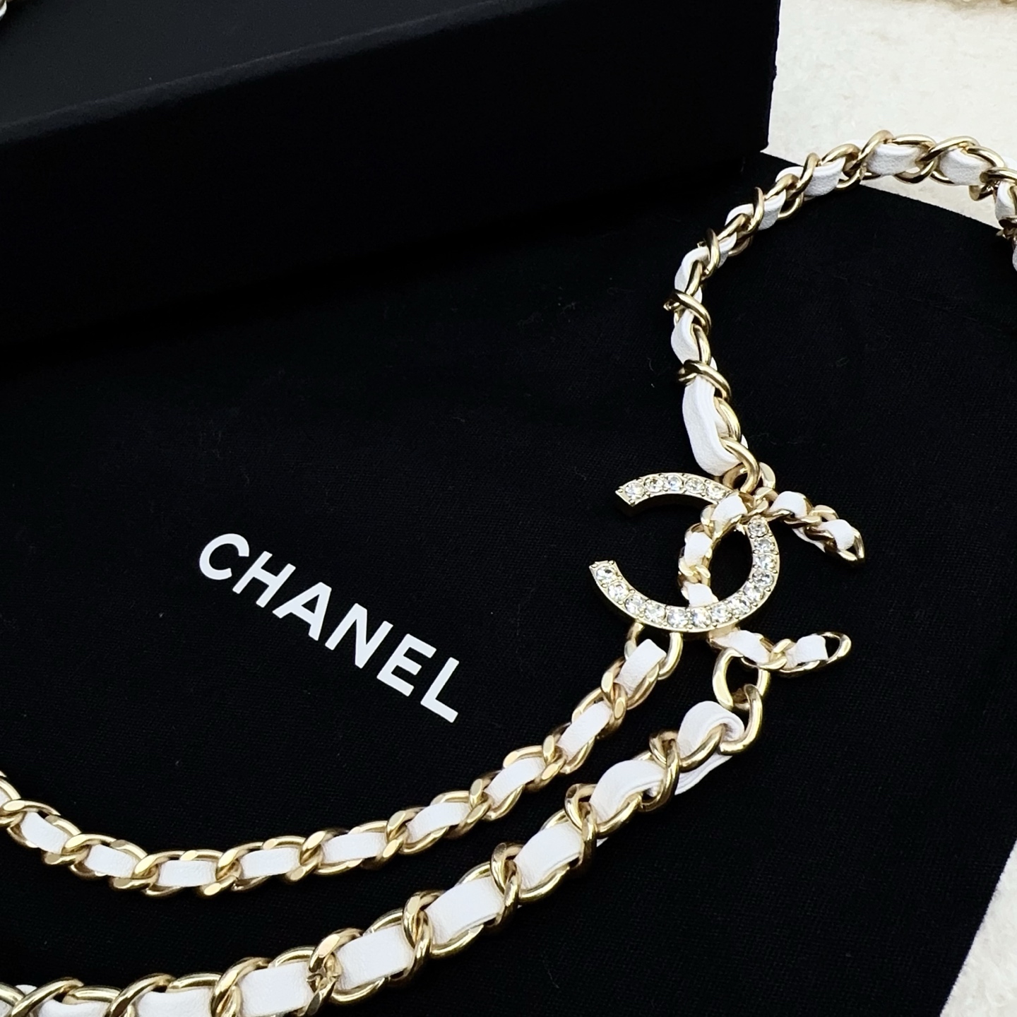 💥💥💥CHANEL 香奈儿  镶钻手工编皮腰链，优雅气质，时尚品味🌹🌹🌹，长度：均码，