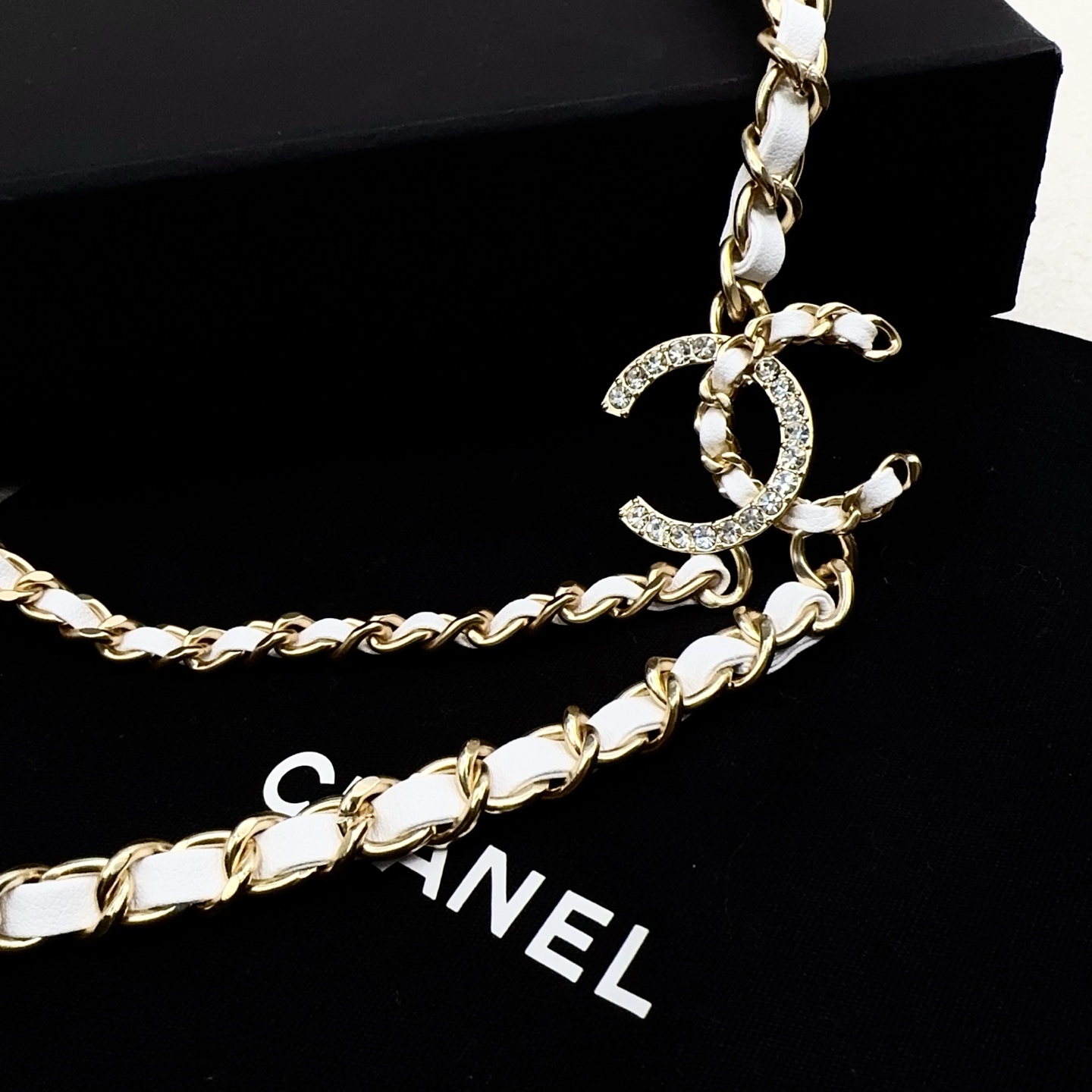 💥💥💥CHANEL 香奈儿  镶钻手工编皮腰链，优雅气质，时尚品味🌹🌹🌹，长度：均码，