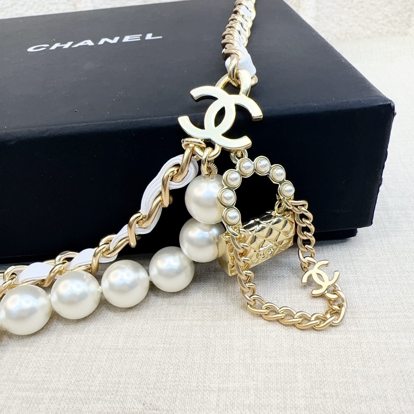 💥💥💥CHANEL 香奈儿  手工编皮珍珠腰链，优雅气质，时尚品味🌹🌹🌹，长度：均码，