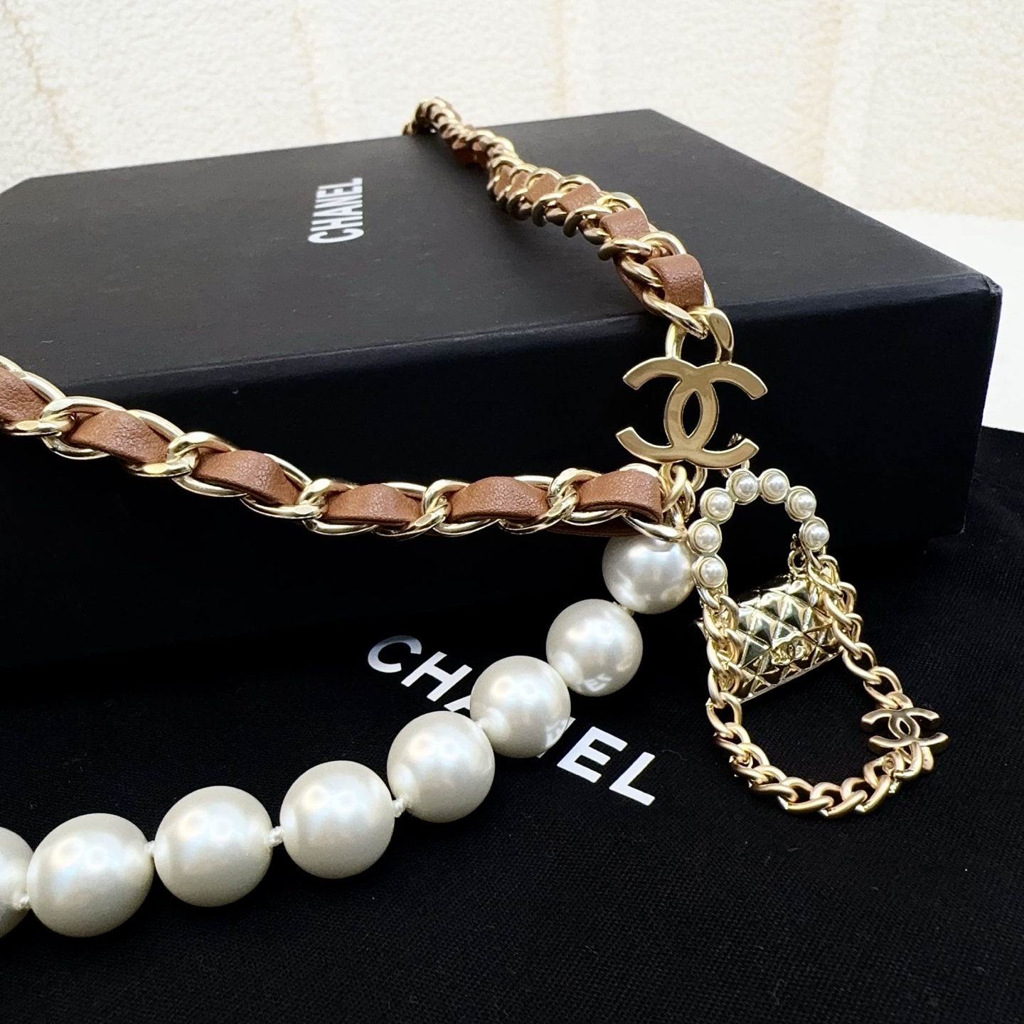 💥💥💥CHANEL 香奈儿  手工编皮珍珠腰链，优雅气质，时尚品味🌹🌹🌹，长度：均码，