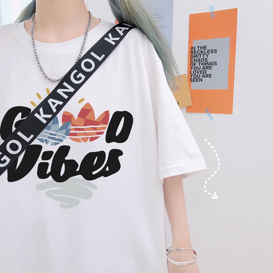 💰80
#adidas阿迪达斯三叶草情典三叶草GOOD VIBES复古限定款情侣短袖
男女同款 情侣款 申州公司客供双纱柔棉面料 亲肤宜人 透气舒适 进口康丽数码直喷工艺 色泽清晰 质感无敌 东莞大厂做工 链条机 二本针走线 有版有型
版型立体 上身效果极佳 经典配色 百搭不挑年纪 不挑人 减龄必备哦
男女同款 情侣可搭 炸街必备款式
Colour:白色 黑色
Size:M L XL XXL
M 衣长69胸围102肩宽51
L 衣长71胸围106肩宽52
XL 衣长73胸围110肩宽53
XXL 衣长75胸围114肩宽54