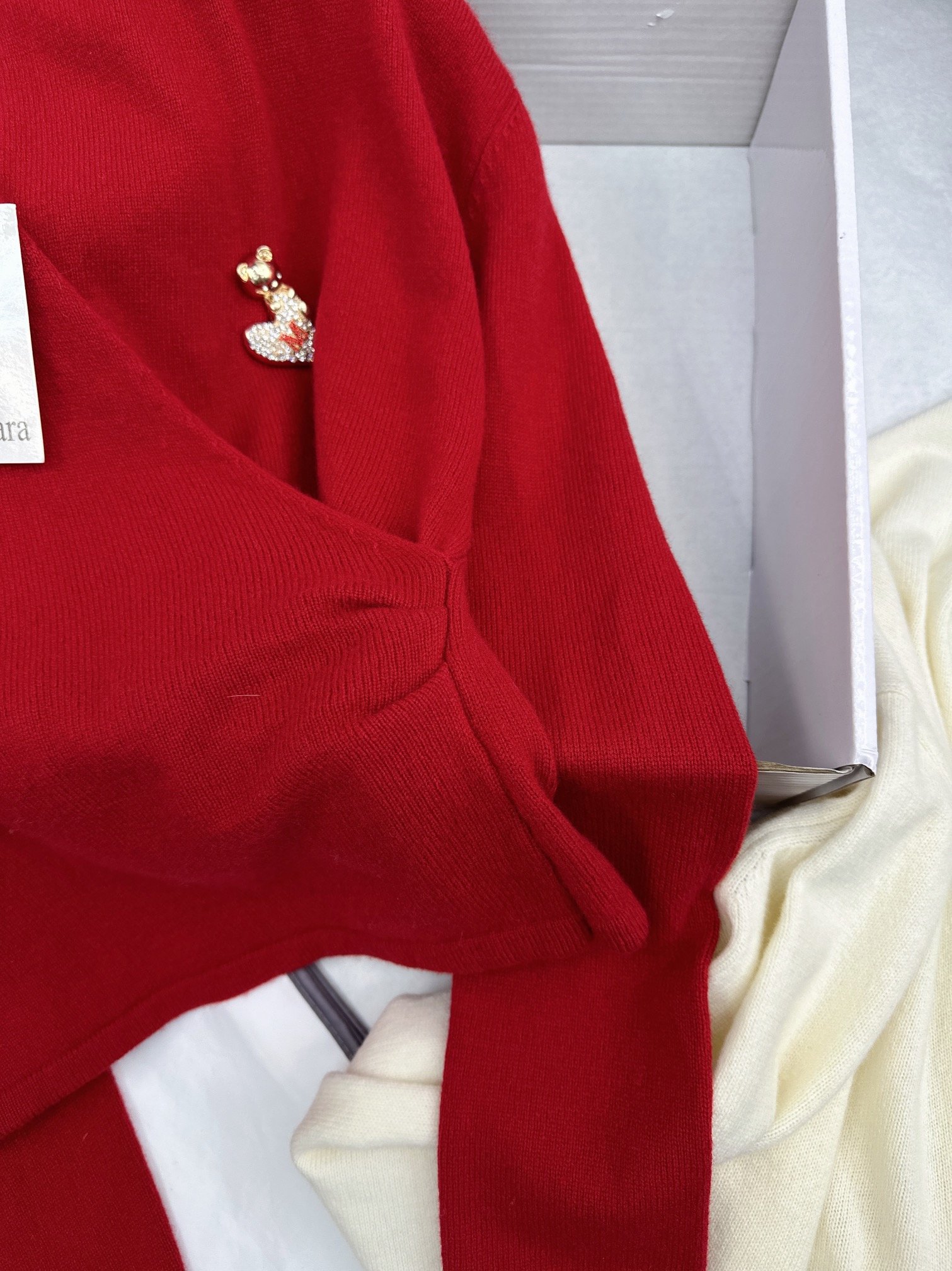 独家首发Max24Ss早春最新款名媛淑女气质针织打底衫V领收腰系列高颜值最日常的基础系列人手必备的百搭款