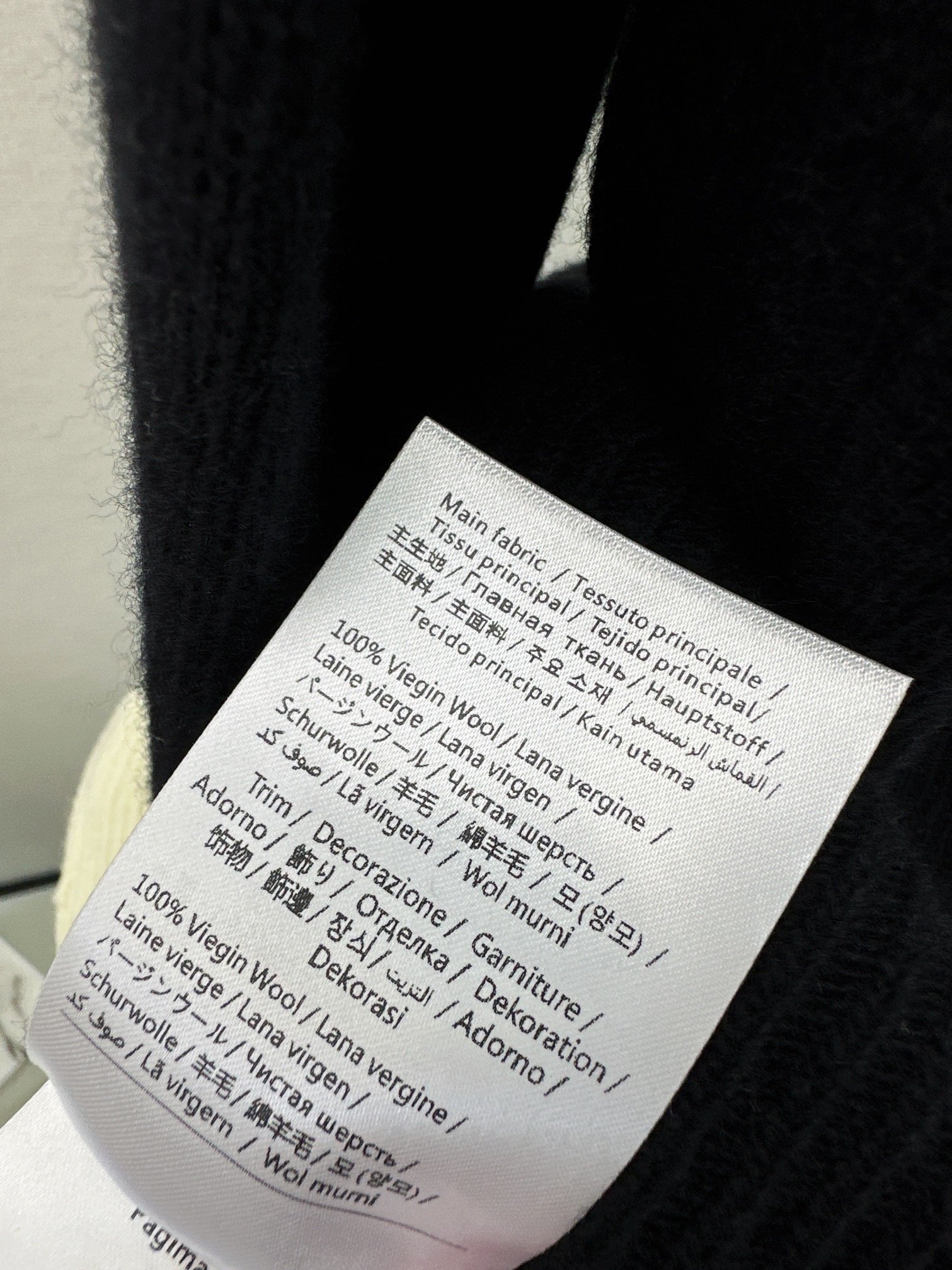 杨紫/陈都灵/周笔畅同款VLTN24Ss袖子立体花朵装饰针织毛衣时髦高级的都市感简洁的设计装饰简约百搭约