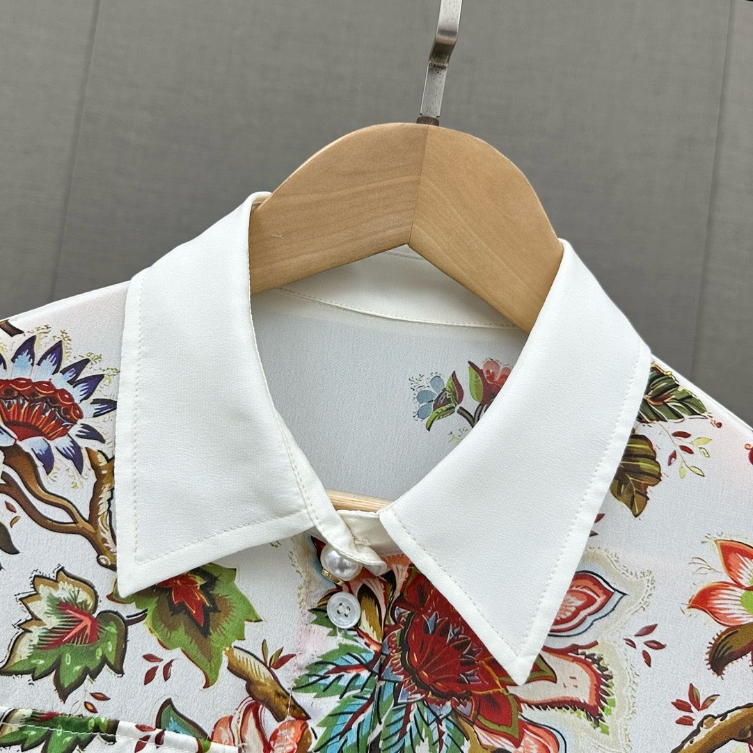 valentin-o优雅时尚的花卉印花衬衫只有想象力丰富的设计师才可以把花卉在一款经典简约的衬衫上结合的